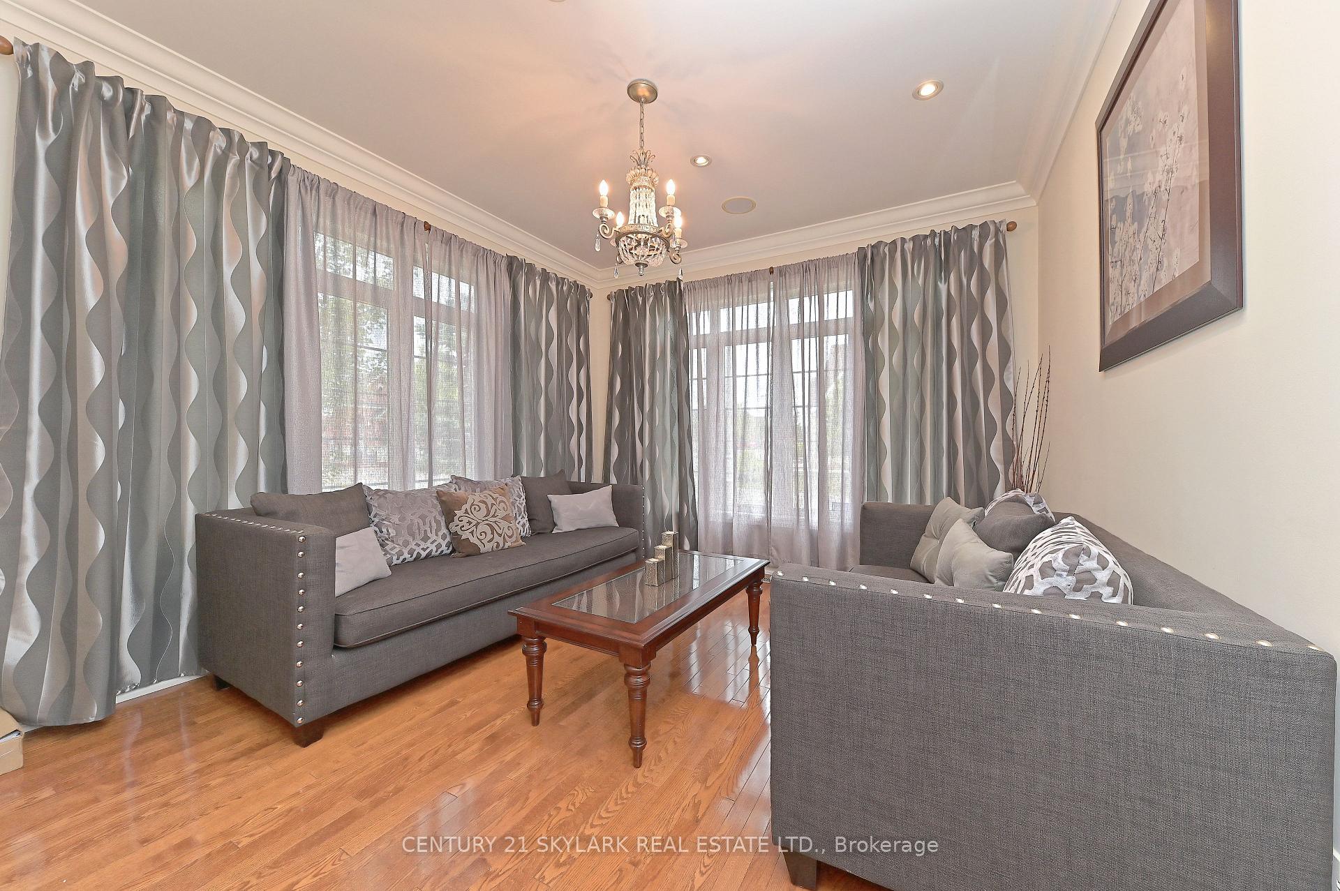 Photo 4 of 185 Don Minaker Drive, Brampton, Bram East — HOMEH