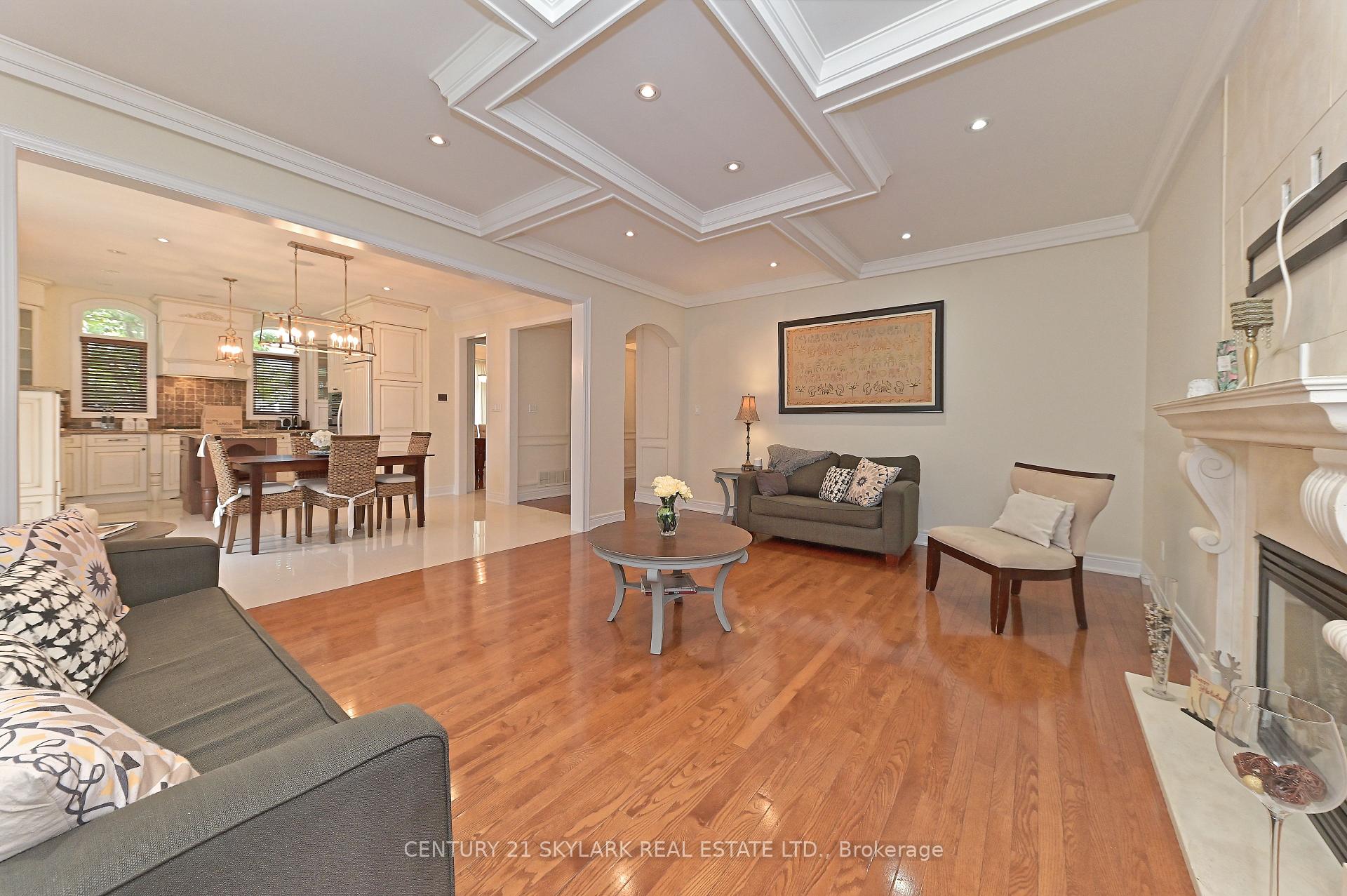 Photo 5 of 185 Don Minaker Drive, Brampton, Bram East — HOMEH