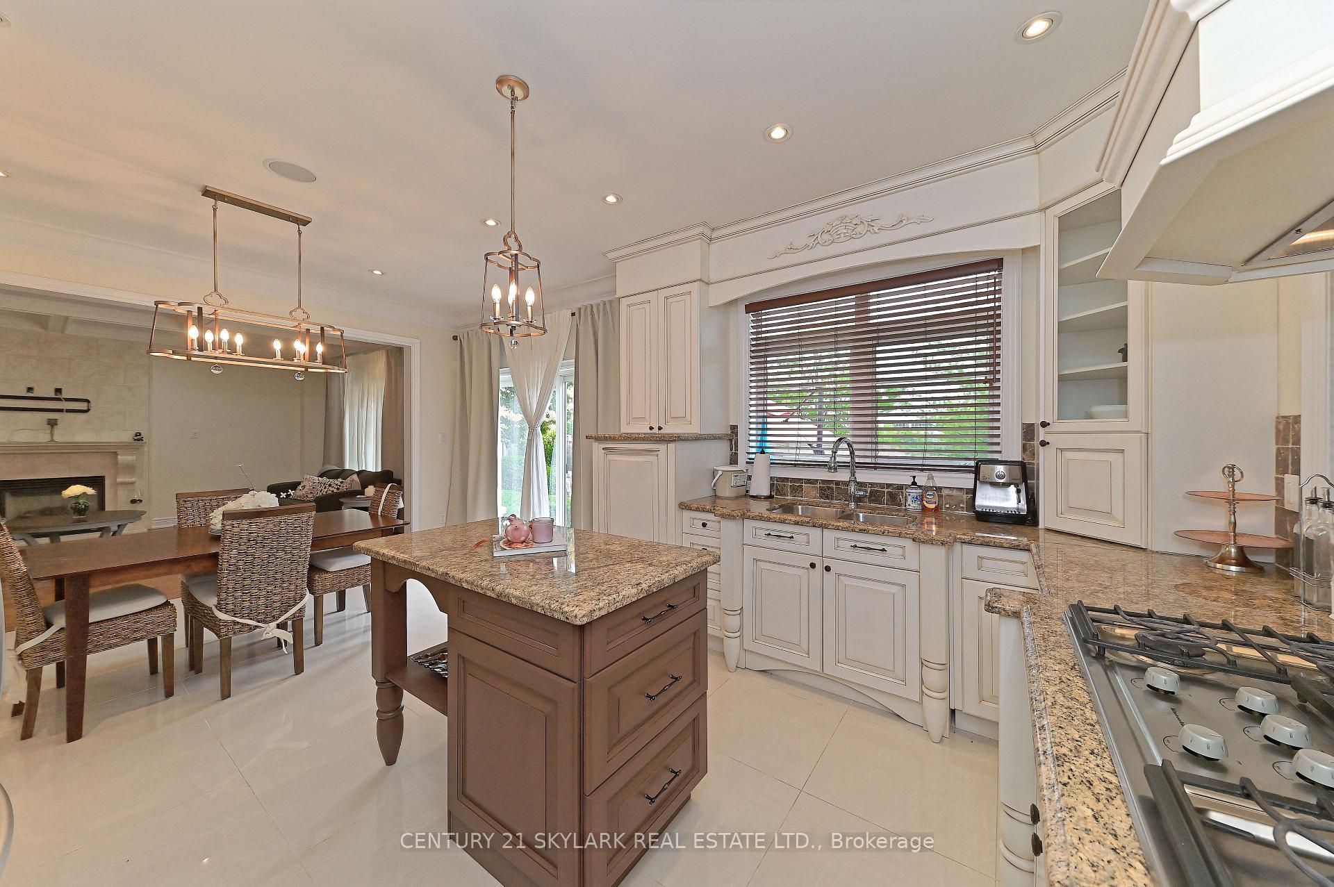 Photo 15 of 185 Don Minaker Drive, Brampton, Bram East — HOMEH