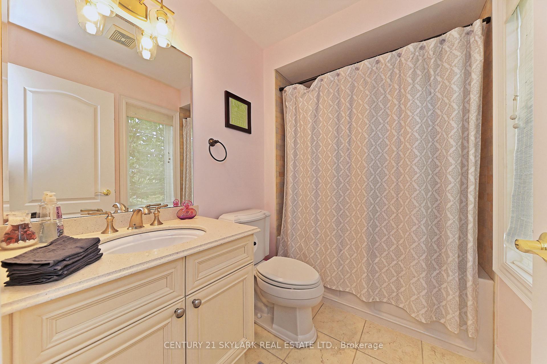 Photo 16 of 185 Don Minaker Drive, Brampton, Bram East — HOMEH