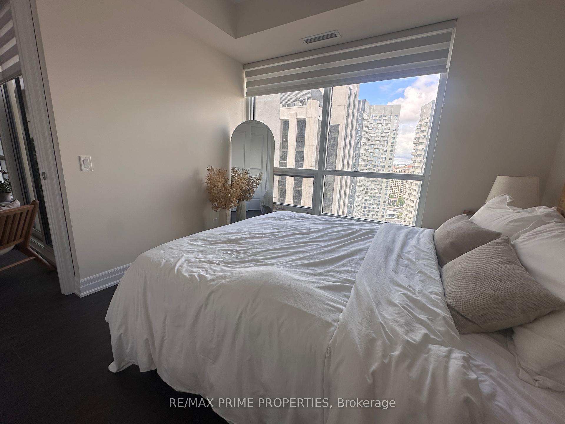Photo 3 of Unit 2002, 9075 Jane Street, Vaughan, Concord — HOMEH