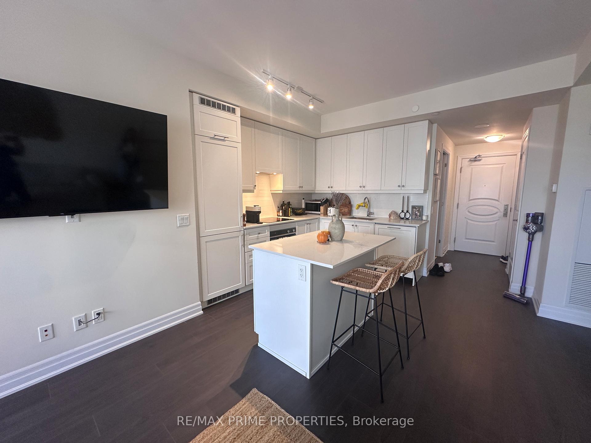 Photo 8 of Unit 2002, 9075 Jane Street, Vaughan, Concord — HOMEH