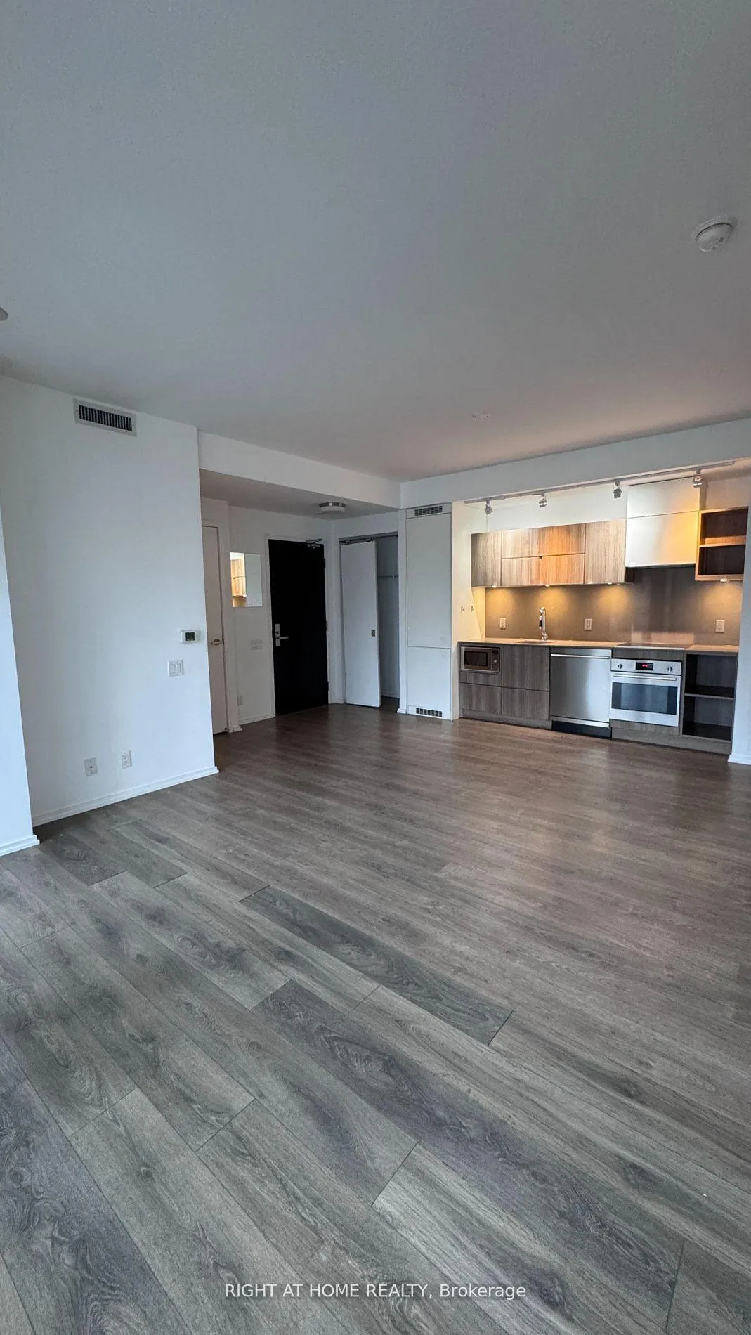 Photo 3 of Unit 1108, 125 Peter Street, Toronto, Waterfront Communities — HOMEH