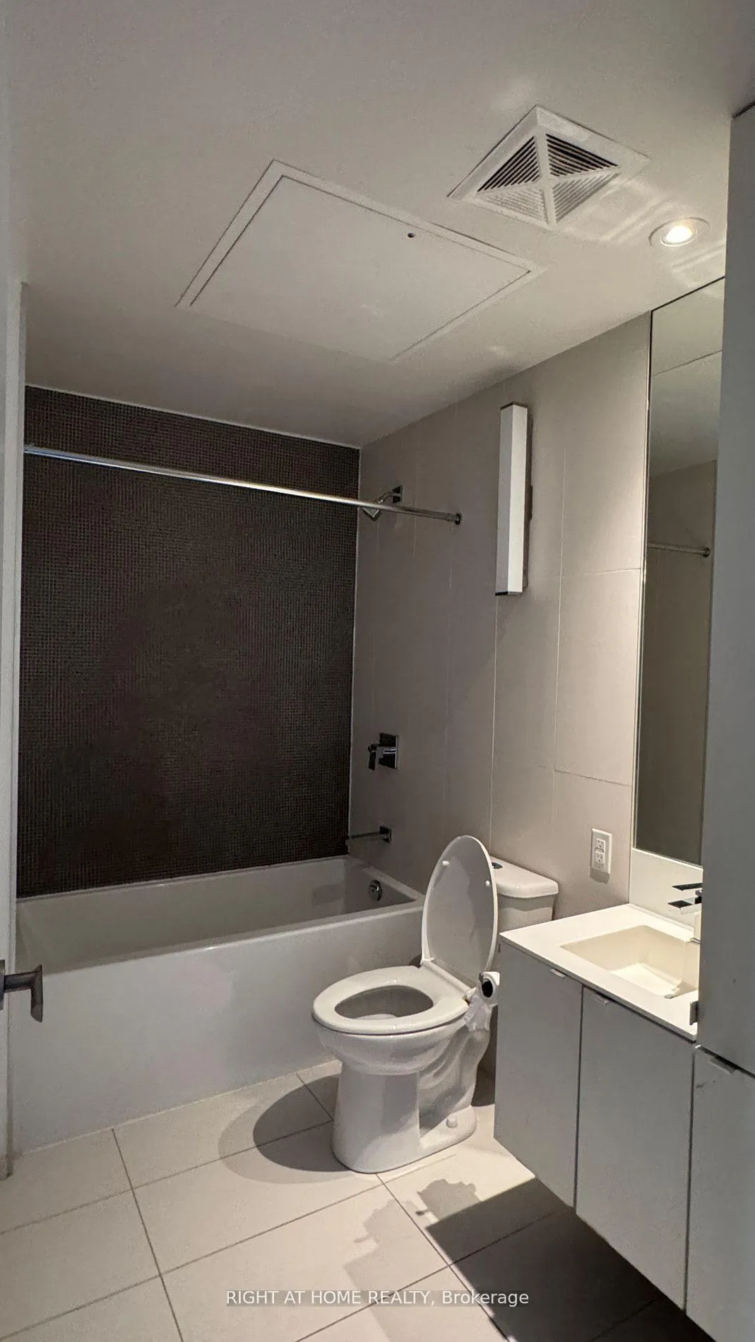 Photo 5 of Unit 1108, 125 Peter Street, Toronto, Waterfront Communities — HOMEH