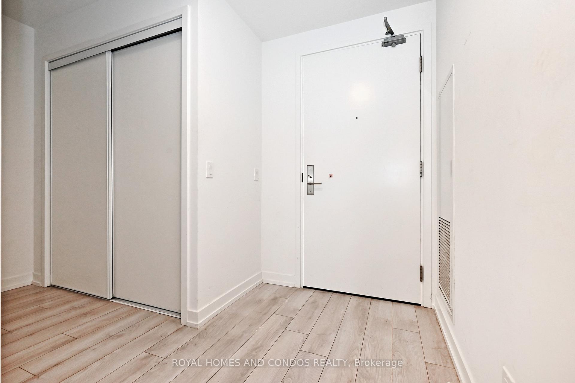Photo 3 of Unit 913, 33 Helendale Avenue, Toronto, Yonge-Eglinton — HOMEH