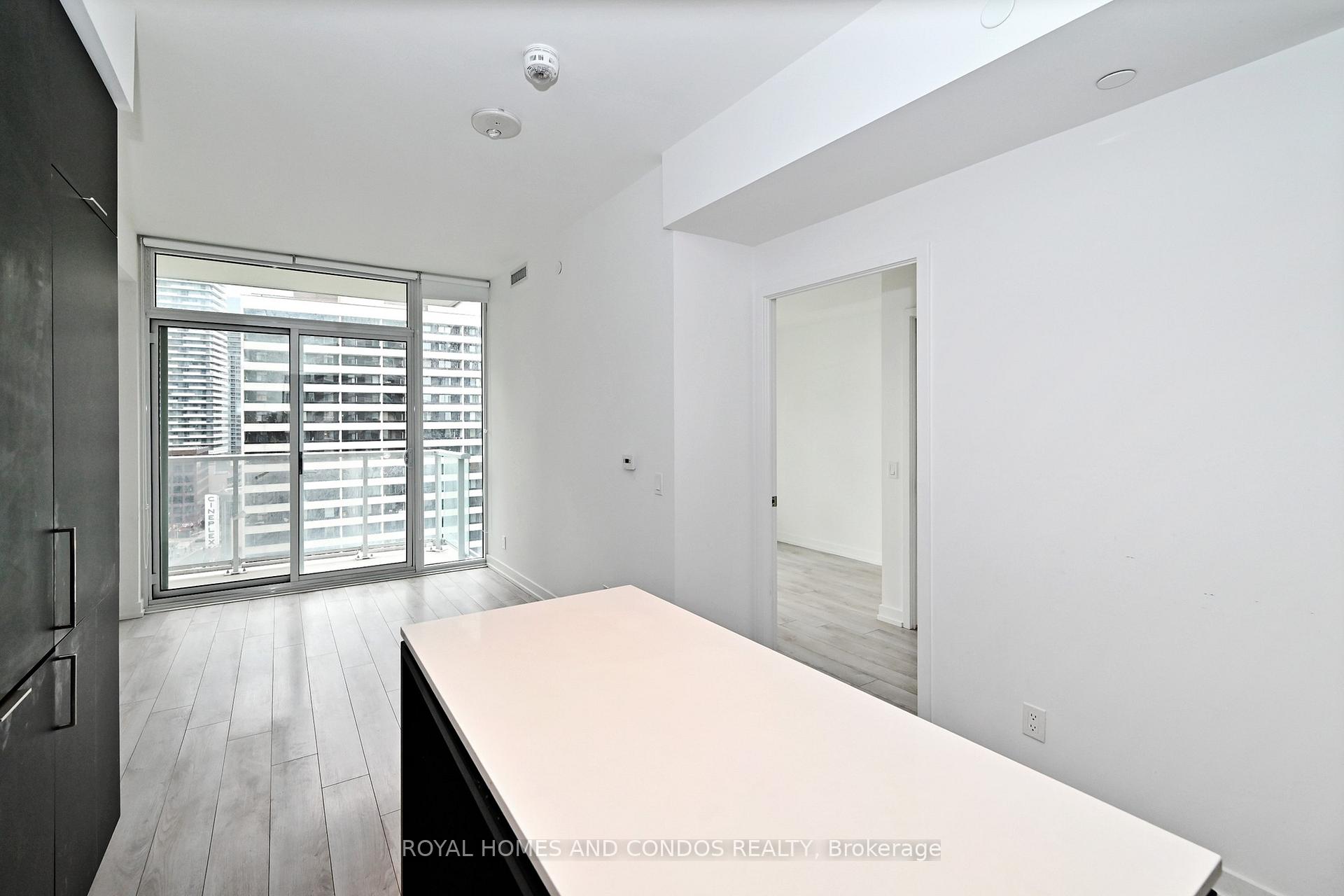 Photo 7 of Unit 913, 33 Helendale Avenue, Toronto, Yonge-Eglinton — HOMEH
