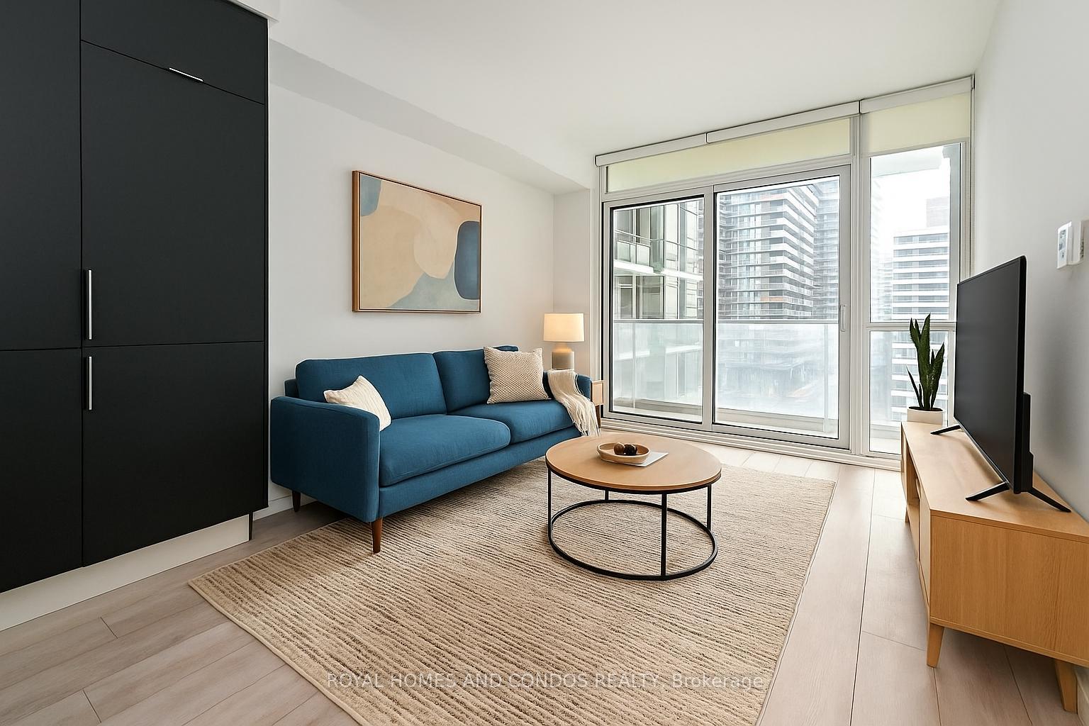 Photo 9 of Unit 913, 33 Helendale Avenue, Toronto, Yonge-Eglinton — HOMEH