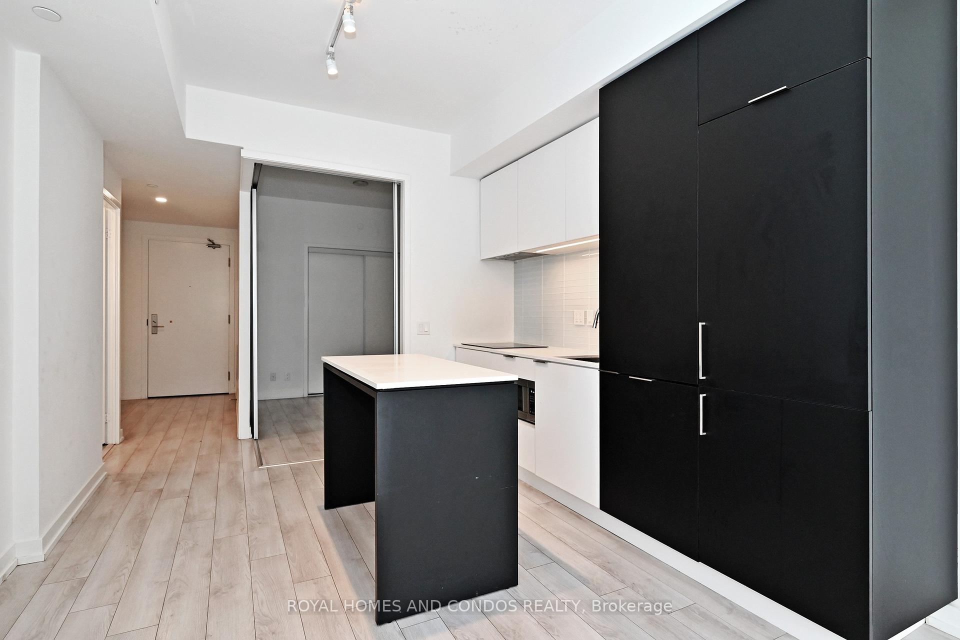 Photo 14 of Unit 913, 33 Helendale Avenue, Toronto, Yonge-Eglinton — HOMEH