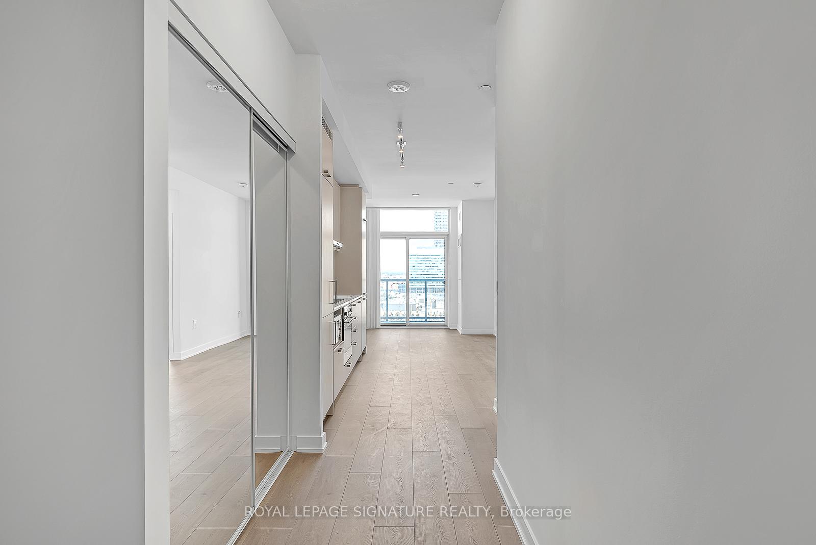 Photo 2 of Unit 1101, 38 Honeycrisp Centre Crescent, Vaughan, Vaughan Corporate Centre — HOMEH