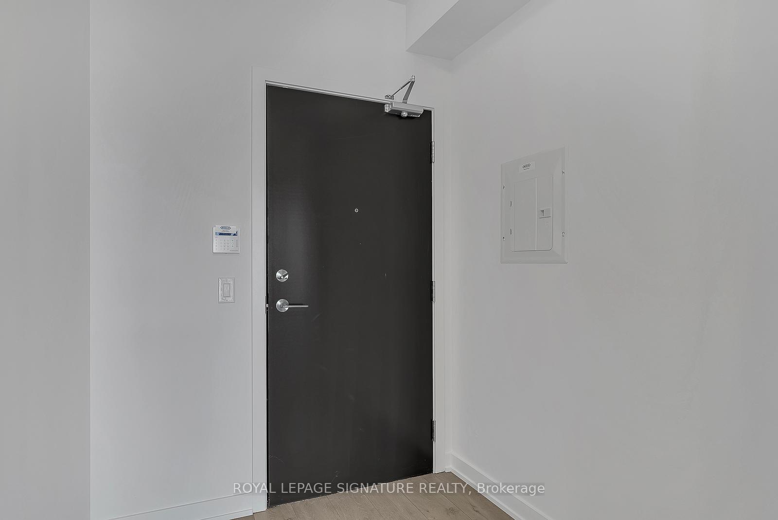 Photo 3 of Unit 1101, 38 Honeycrisp Centre Crescent, Vaughan, Vaughan Corporate Centre — HOMEH