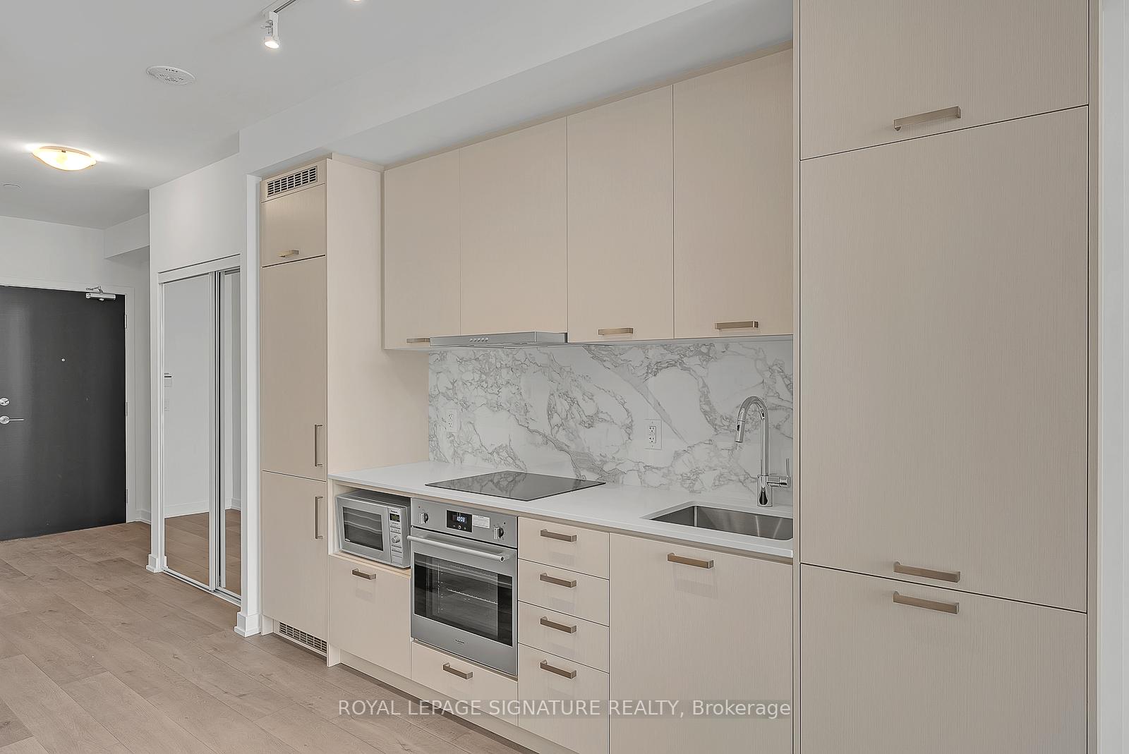 Photo 7 of Unit 1101, 38 Honeycrisp Centre Crescent, Vaughan, Vaughan Corporate Centre — HOMEH