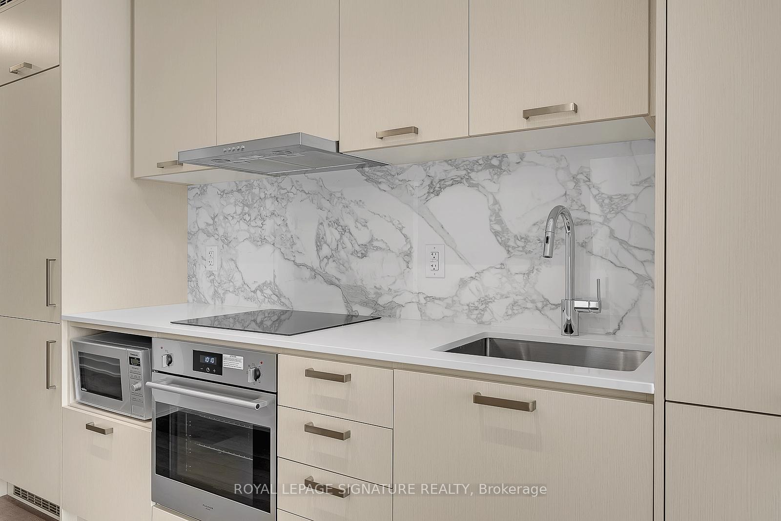 Photo 8 of Unit 1101, 38 Honeycrisp Centre Crescent, Vaughan, Vaughan Corporate Centre — HOMEH
