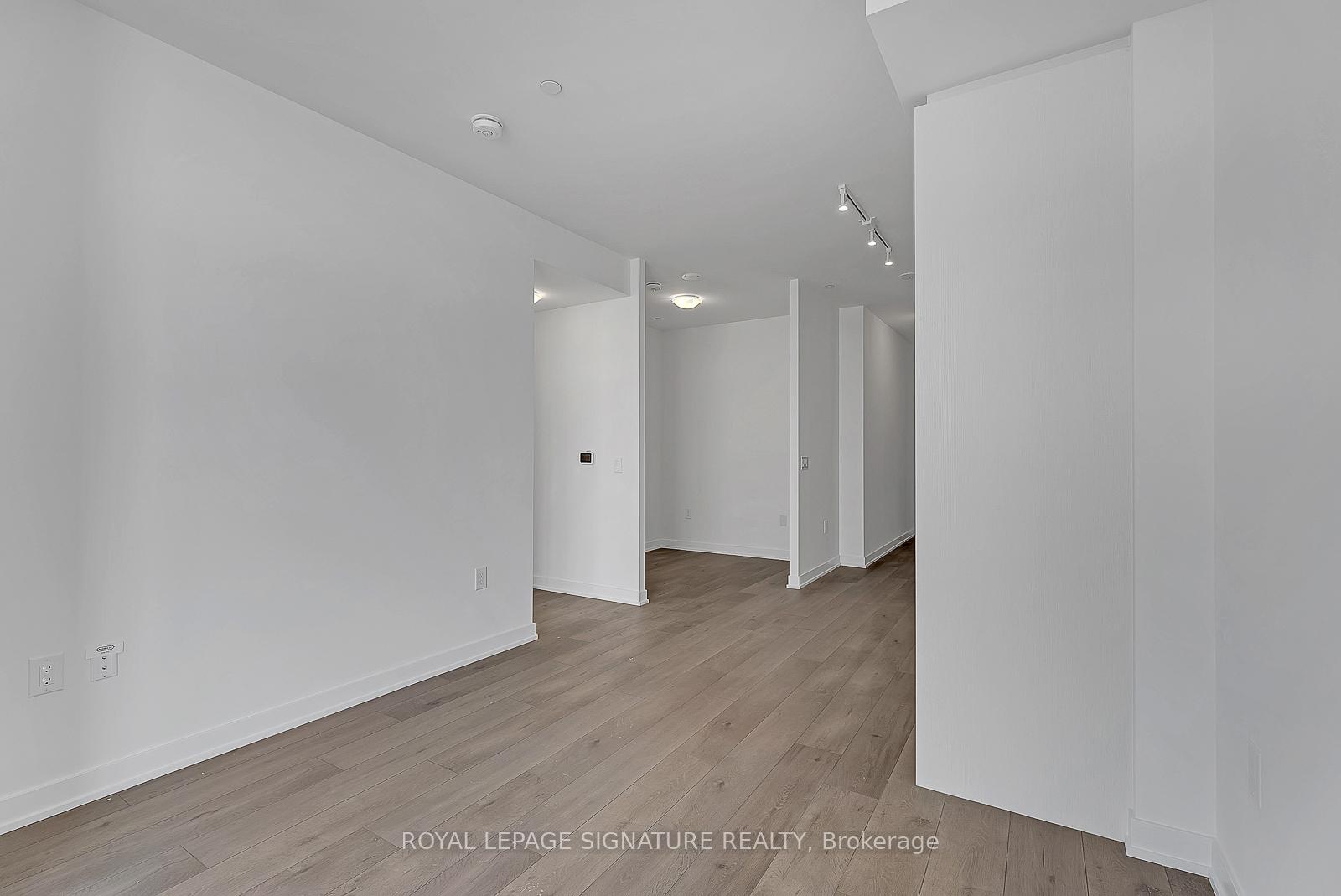 Photo 17 of Unit 1101, 38 Honeycrisp Centre Crescent, Vaughan, Vaughan Corporate Centre — HOMEH