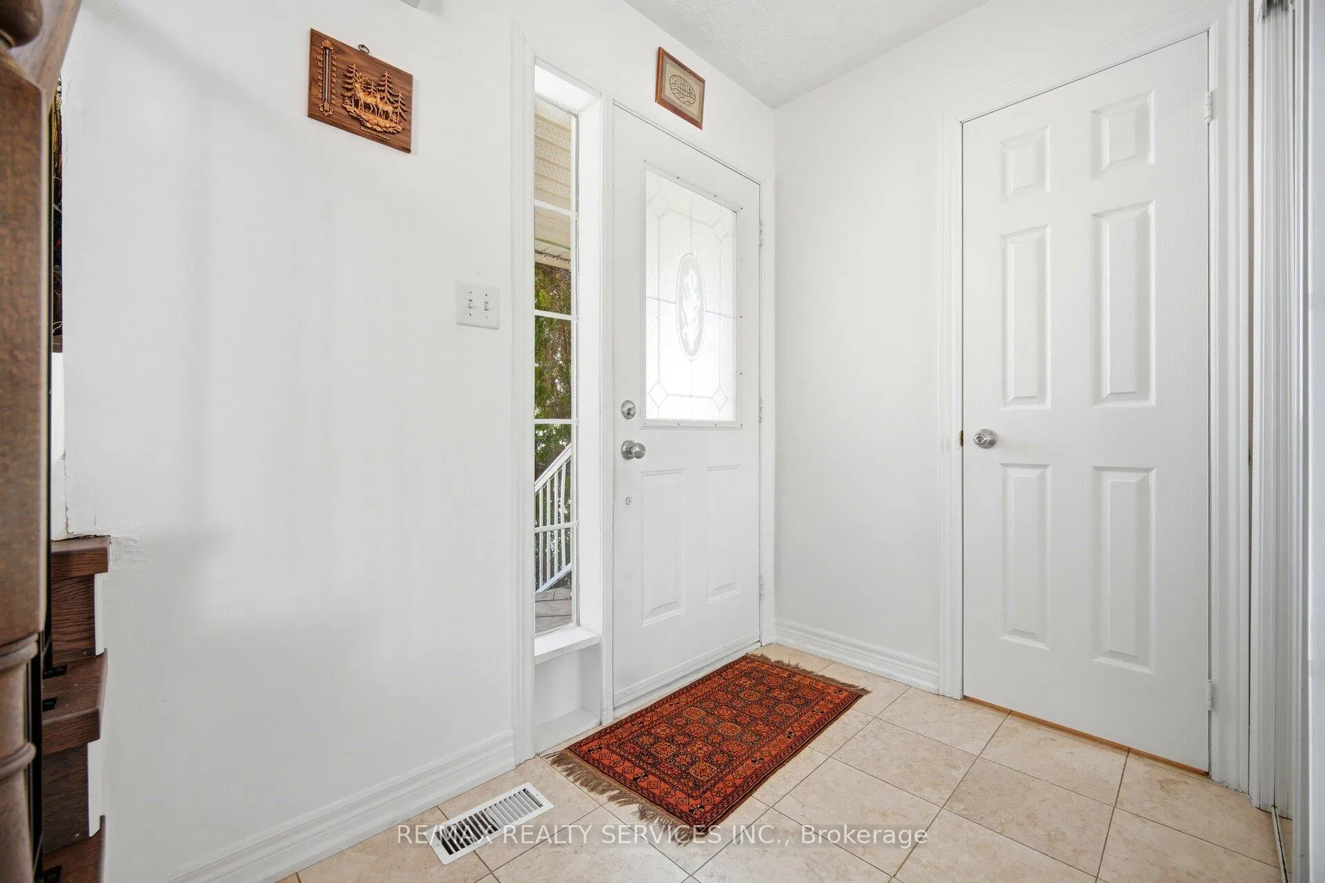 Photo 4 of 28 Gold Park Place, Brampton, Fletcher's Meadow — HOMEH