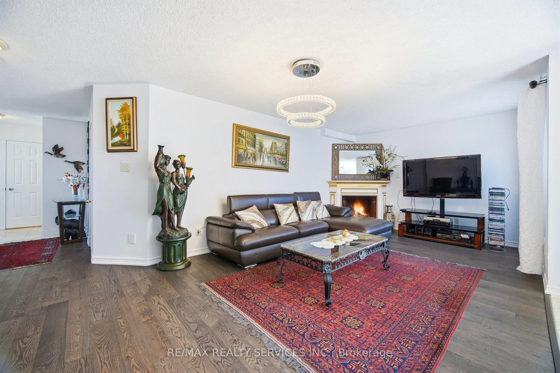 Photo 6 of 28 Gold Park Place, Brampton, Fletcher's Meadow — HOMEH
