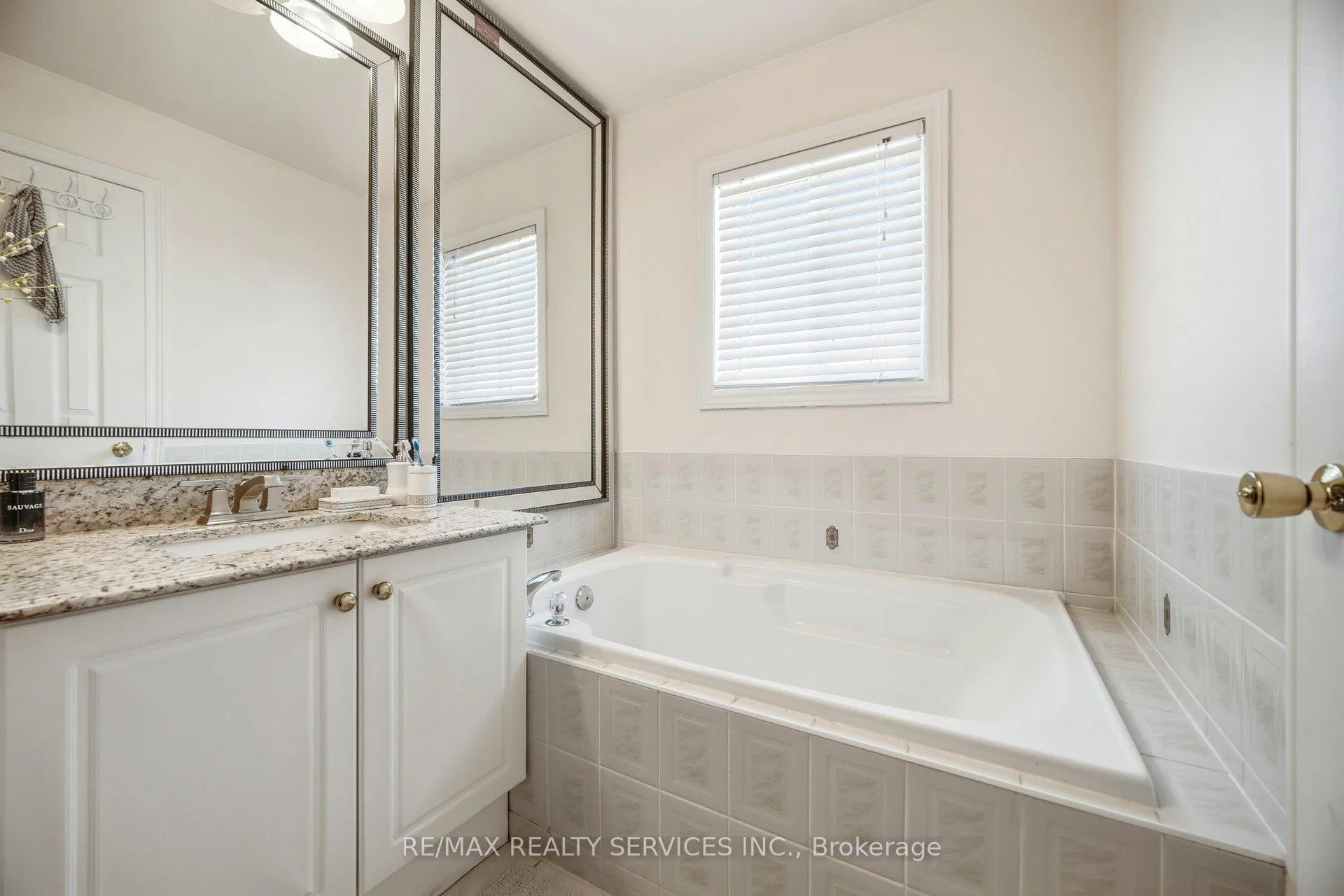 Photo 27 of 28 Gold Park Place, Brampton, Fletcher's Meadow — HOMEH