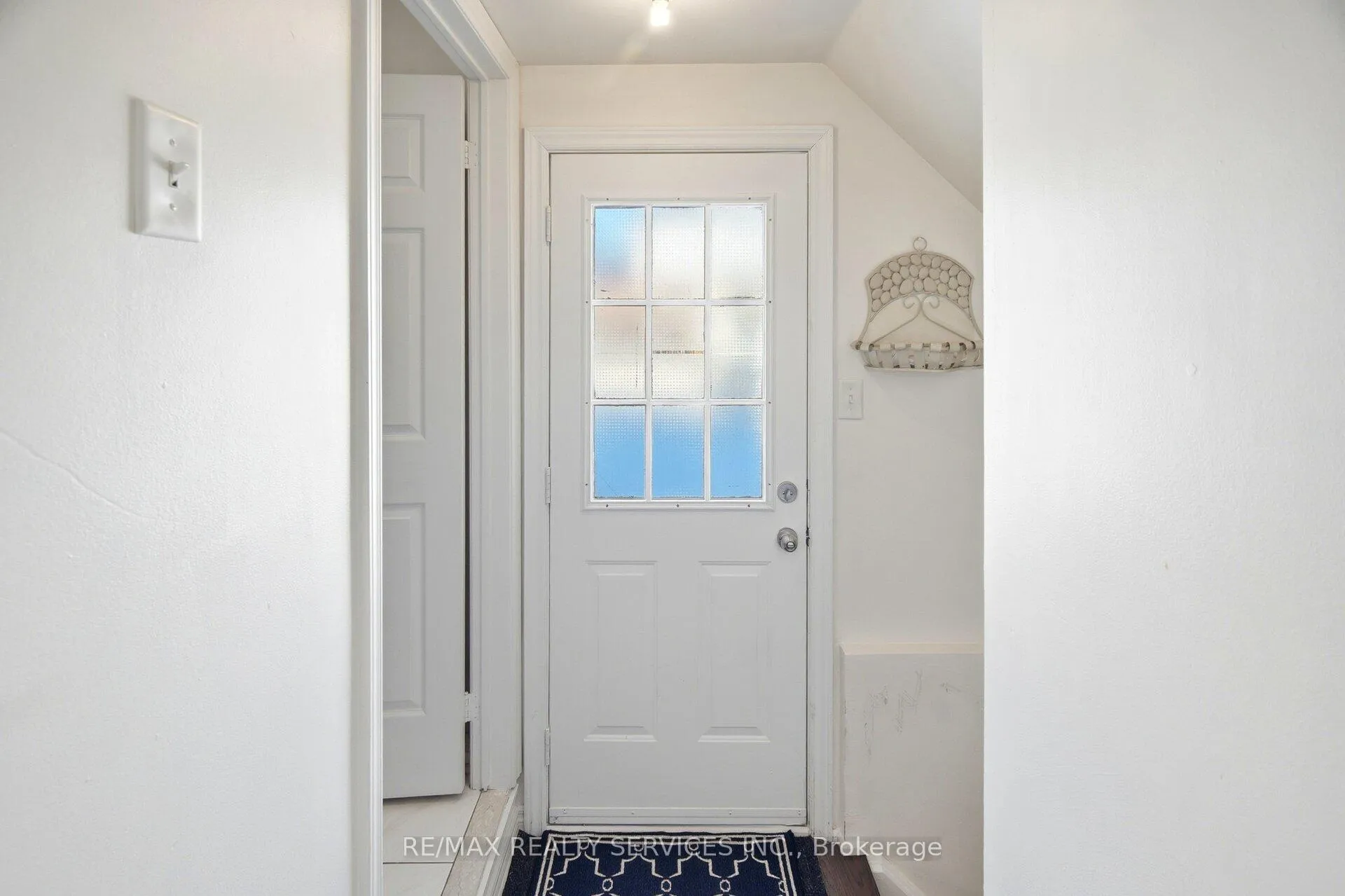 Photo 37 of 28 Gold Park Place, Brampton, Fletcher's Meadow — HOMEH