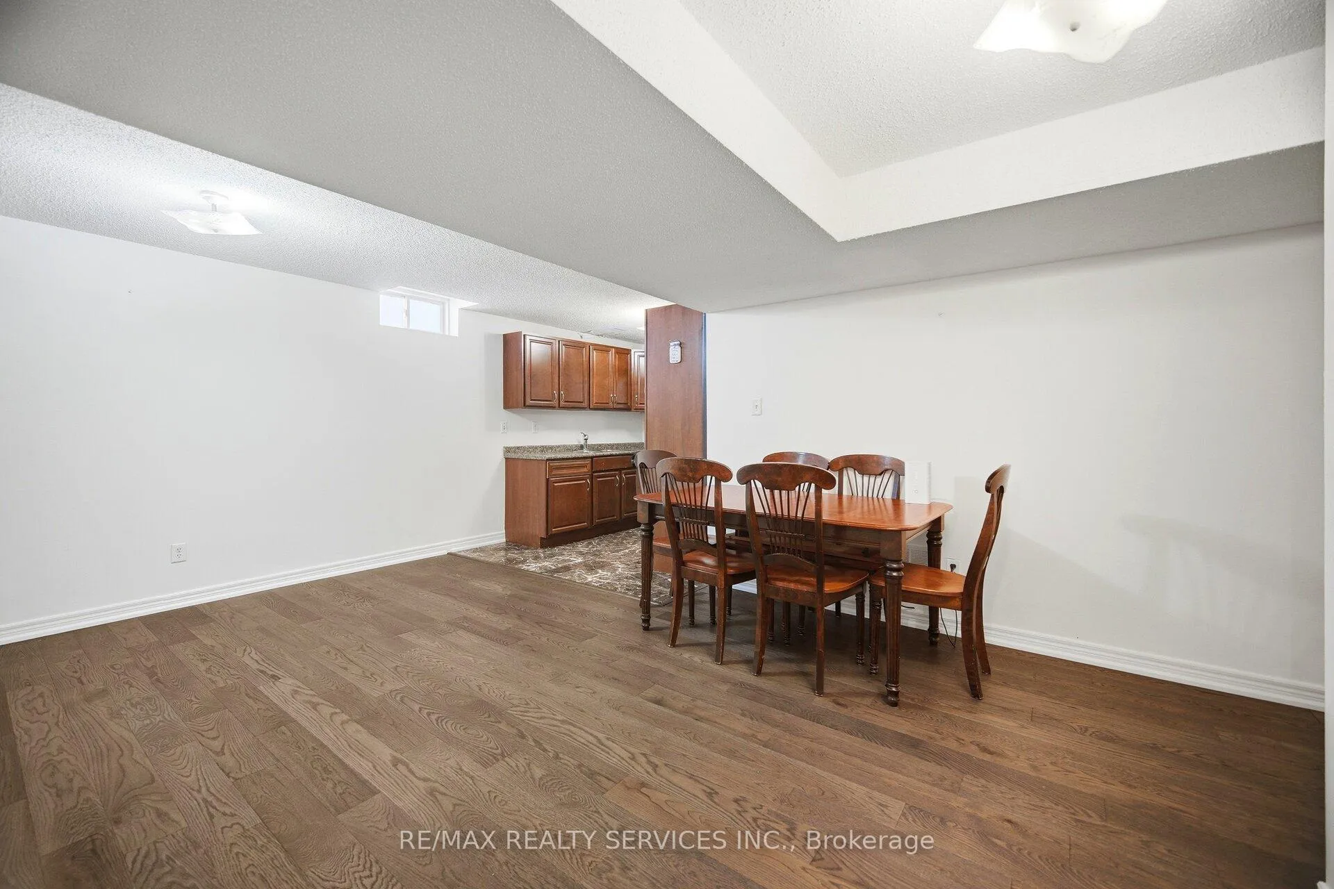 Photo 38 of 28 Gold Park Place, Brampton, Fletcher's Meadow — HOMEH