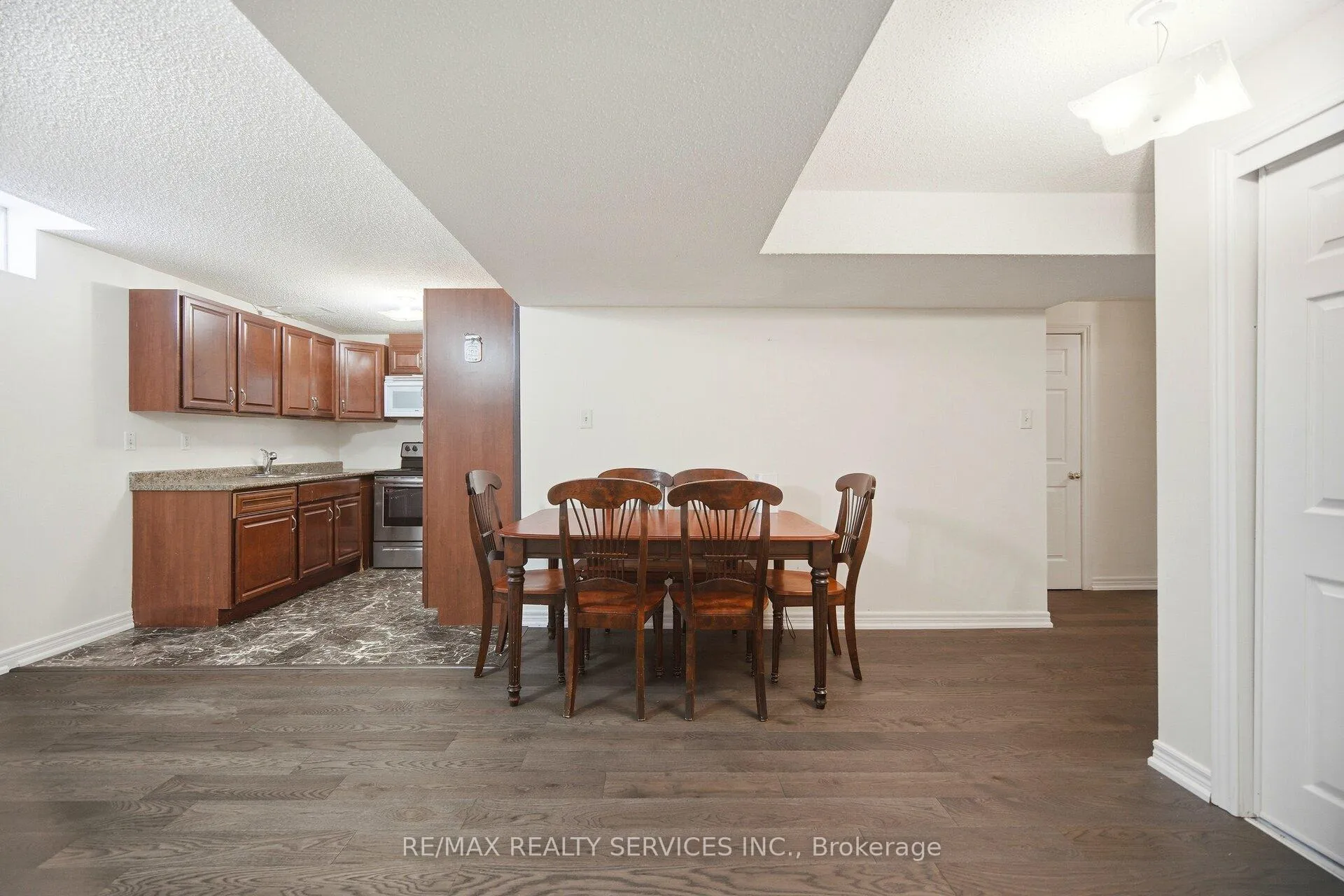 Photo 39 of 28 Gold Park Place, Brampton, Fletcher's Meadow — HOMEH