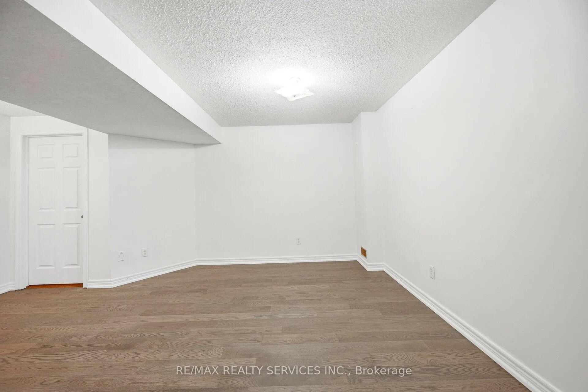 Photo 40 of 28 Gold Park Place, Brampton, Fletcher's Meadow — HOMEH