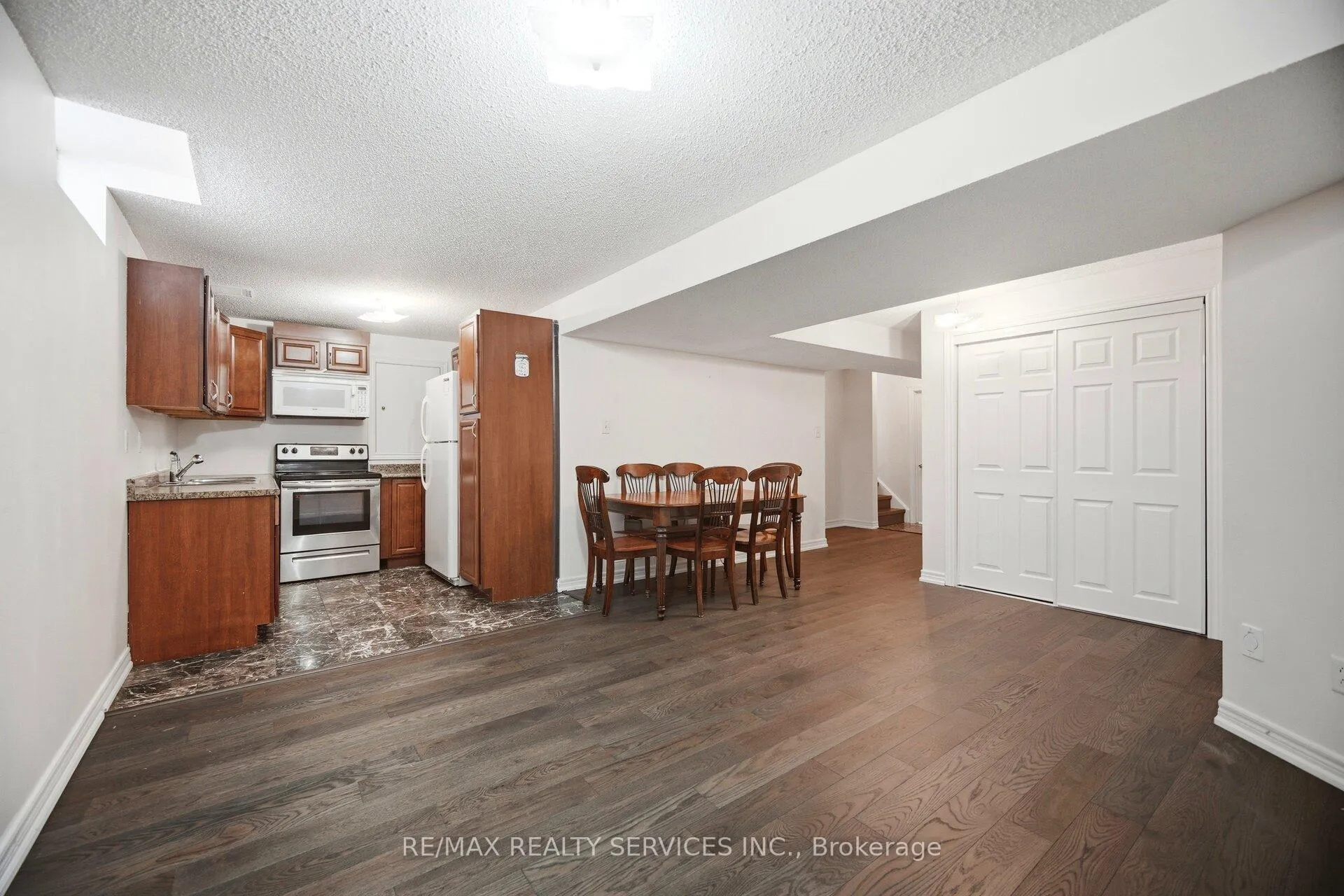 Photo 42 of 28 Gold Park Place, Brampton, Fletcher's Meadow — HOMEH