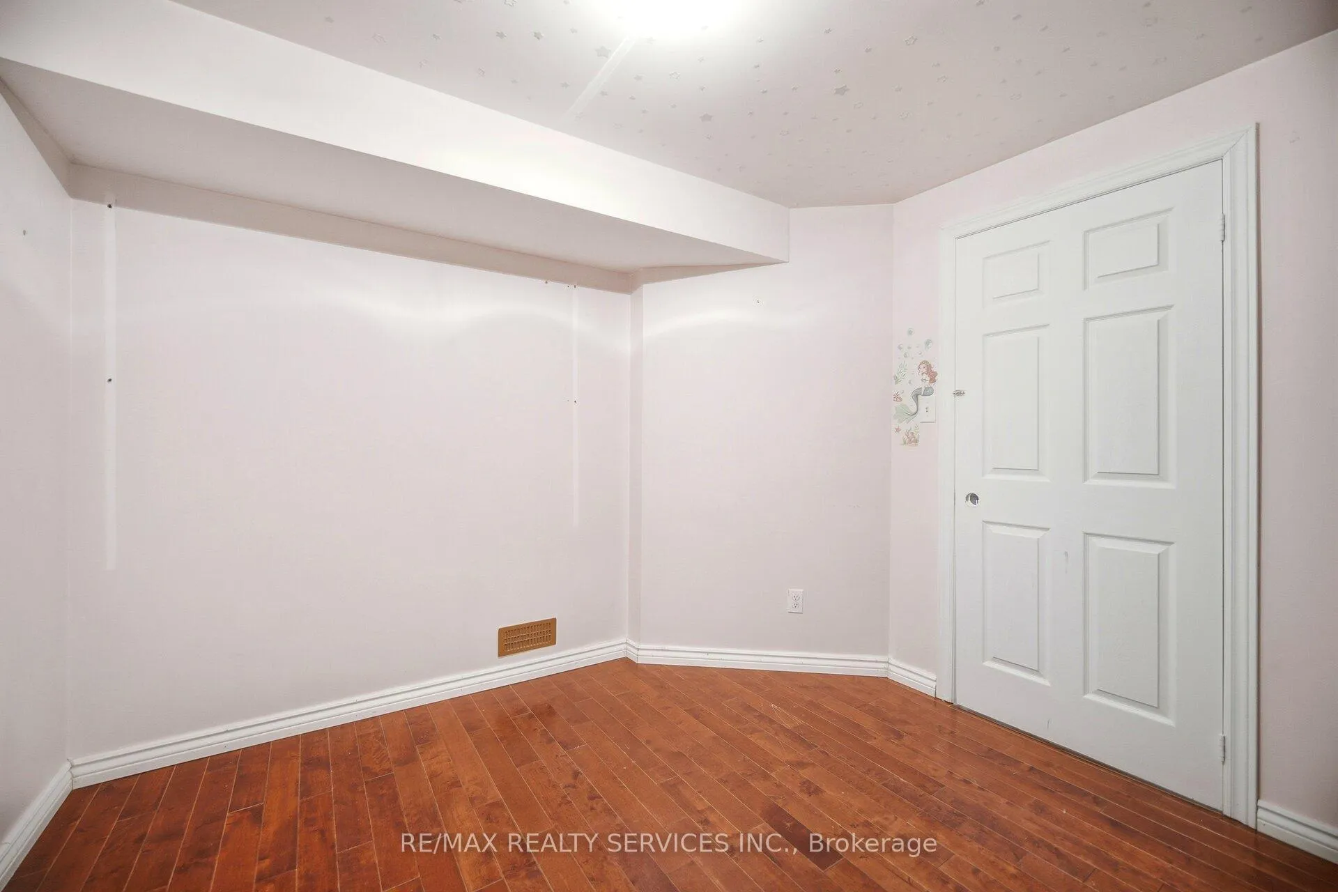 Photo 47 of 28 Gold Park Place, Brampton, Fletcher's Meadow — HOMEH