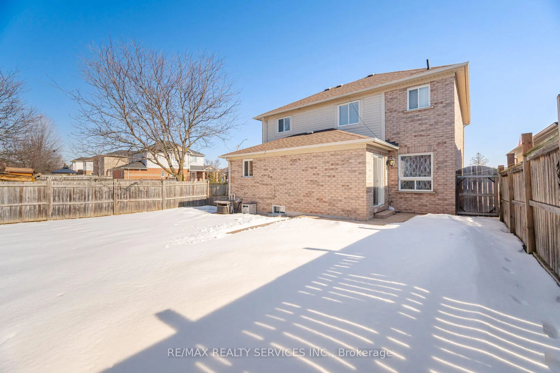Photo 50 of 28 Gold Park Place, Brampton, Fletcher's Meadow — HOMEH