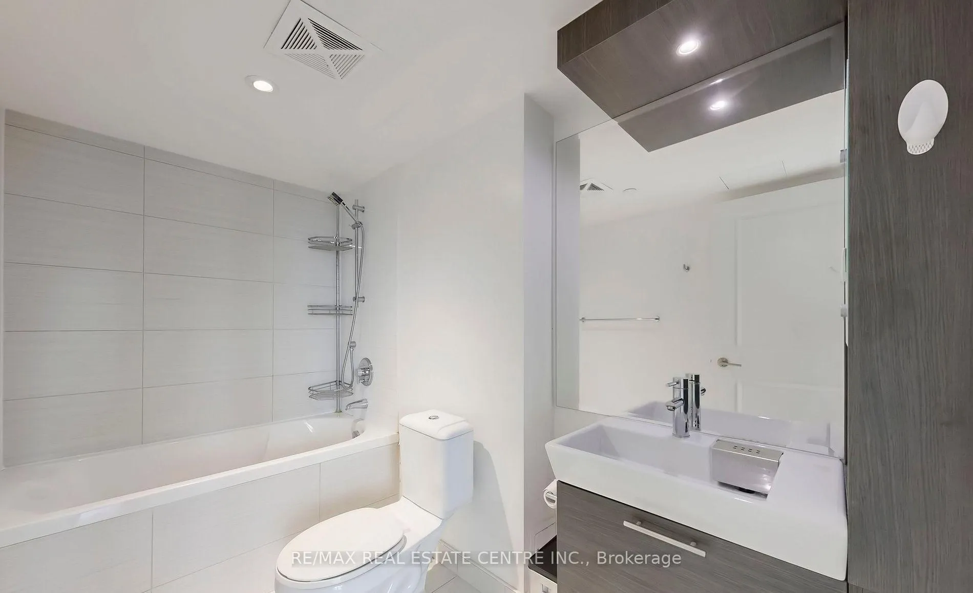 Photo 10 of Unit 4801, 386 Yonge Street, Toronto, Bay Street Corridor — HOMEH