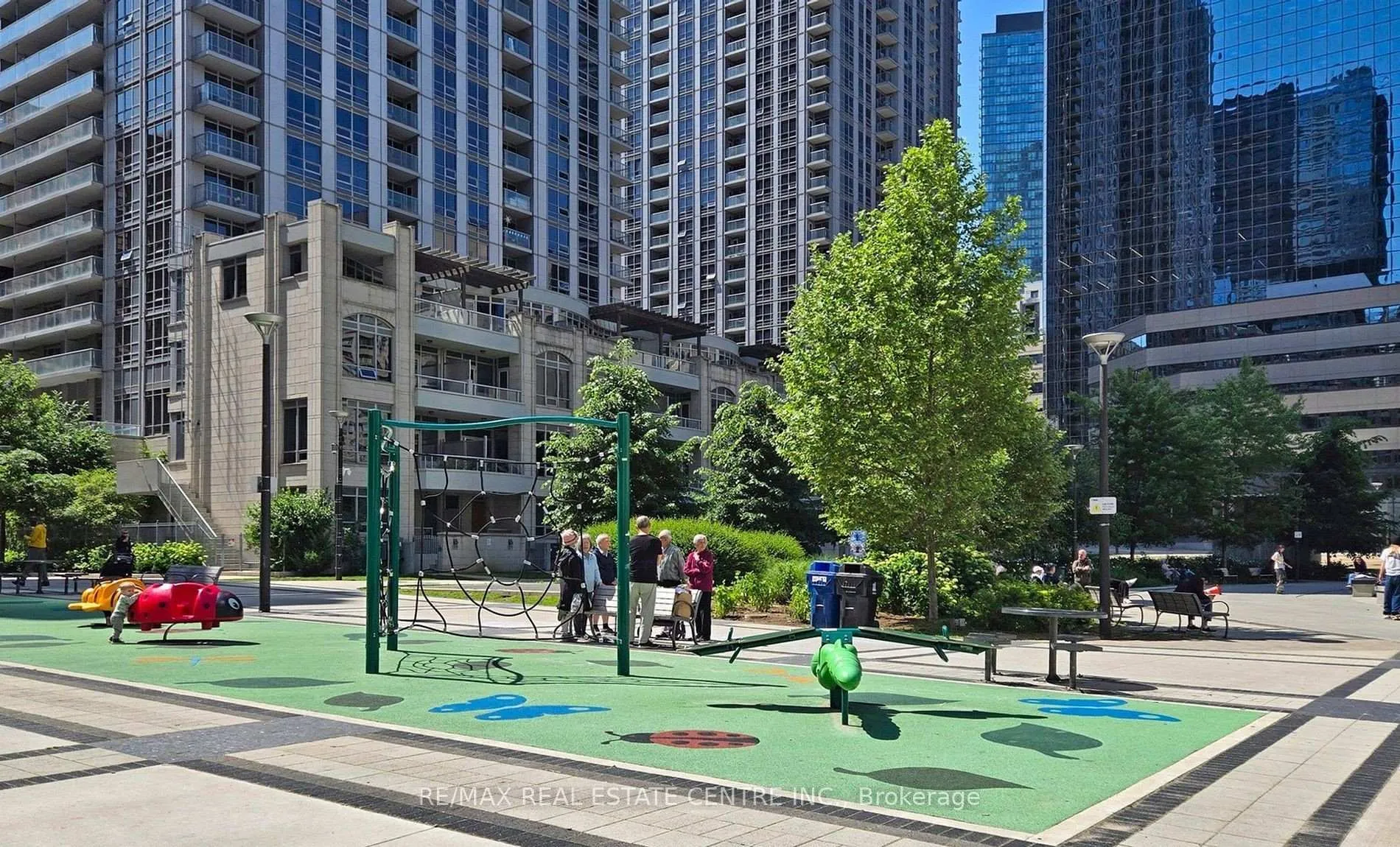 Photo 13 of Unit 4801, 386 Yonge Street, Toronto, Bay Street Corridor — HOMEH