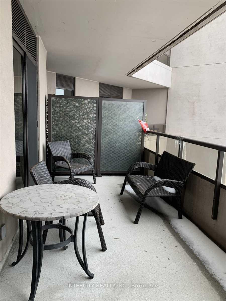 Photo 1 of Unit 1008, 9255 Jane Street, Vaughan, Maple — HOMEH