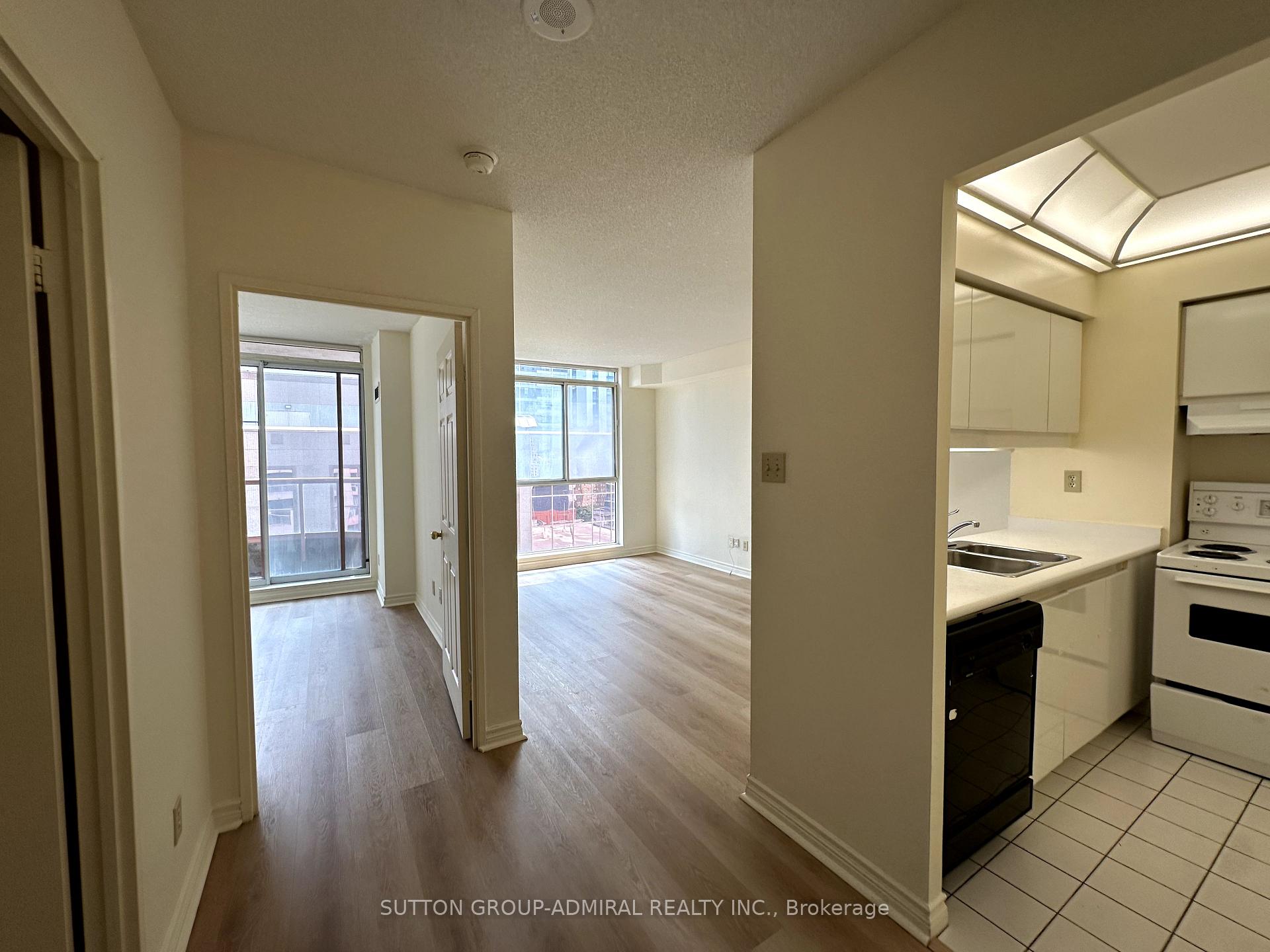Photo 6 of Unit 1602, 736 Bay Street, Toronto, Bay Street Corridor — HOMEH