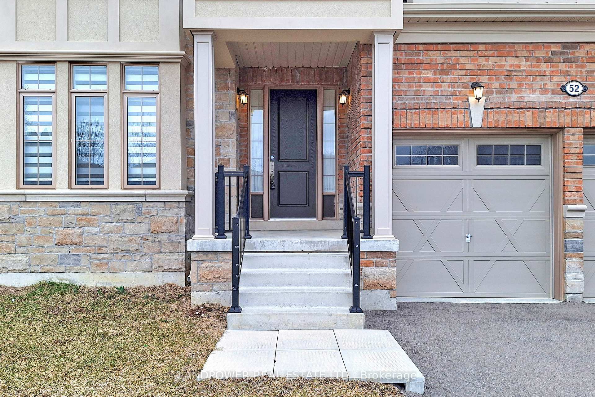 Photo 2 of 52 Klees Crescent, Aurora, Aurora Highlands — HOMEH