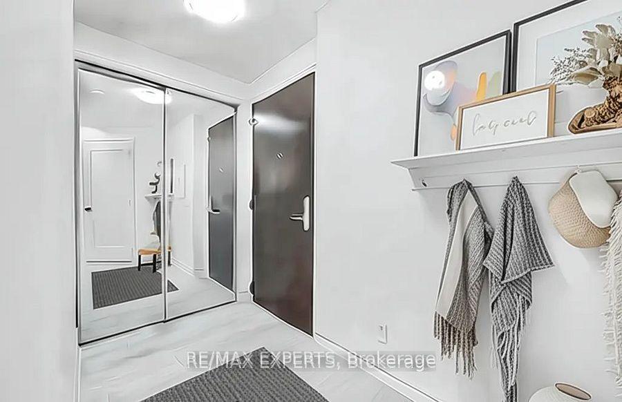 Photo 3 of Unit 902, 9000 Jane Street, Vaughan, Vellore Village — HOMEH