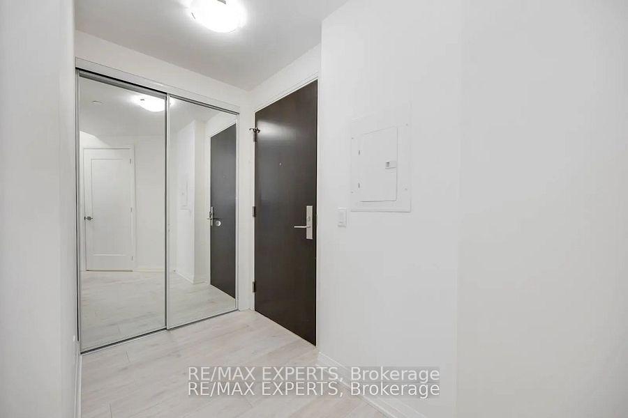 Photo 4 of Unit 902, 9000 Jane Street, Vaughan, Vellore Village — HOMEH