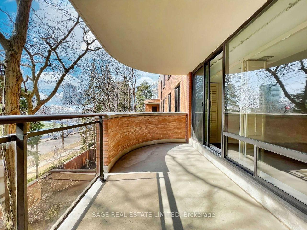 Photo 4 of Unit 305, 260 Heath Street W, Toronto, Forest Hill South — HOMEH