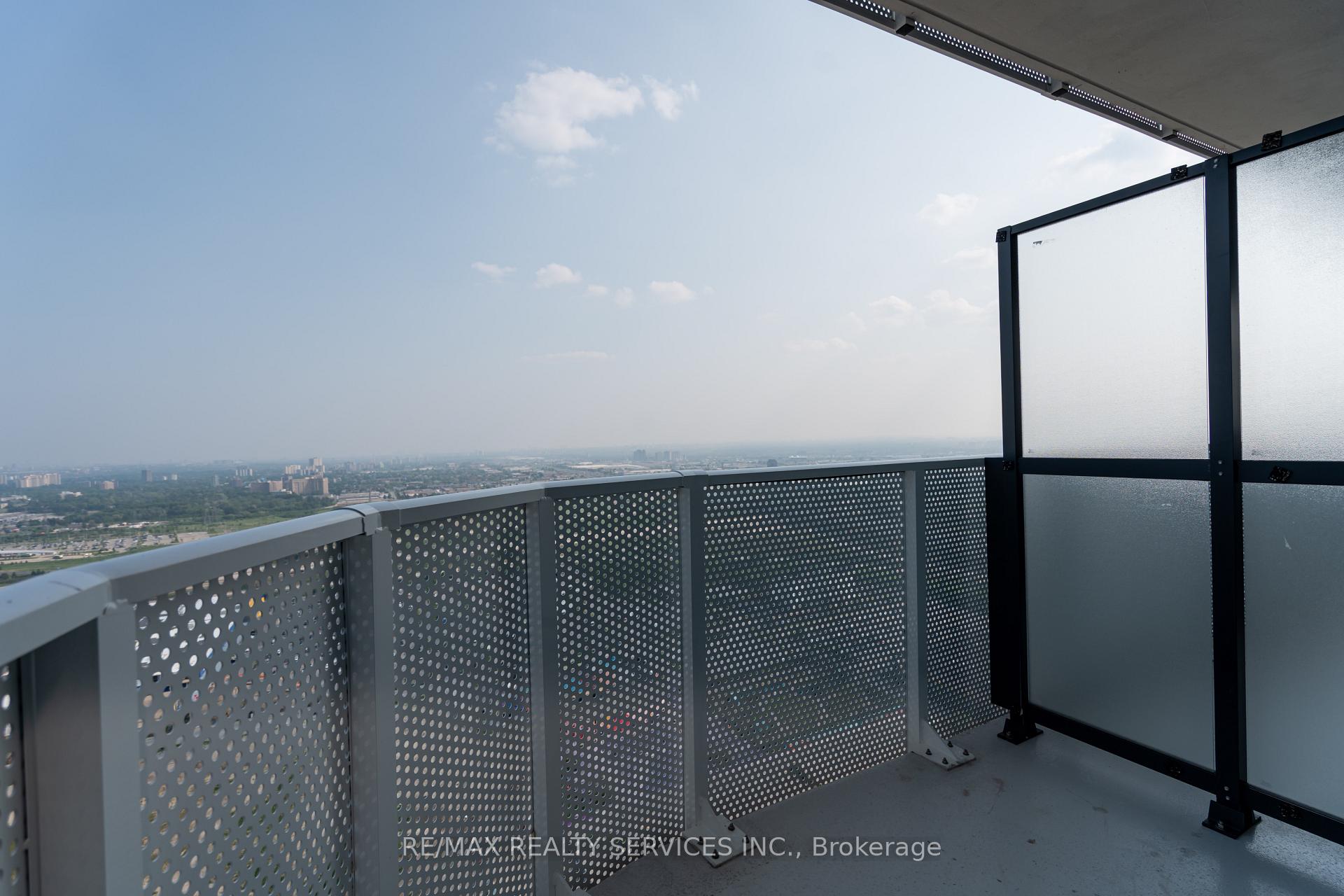 Photo 26 of Unit 4703, 195 Commerce Street, Vaughan, Vaughan Corporate Centre — HOMEH