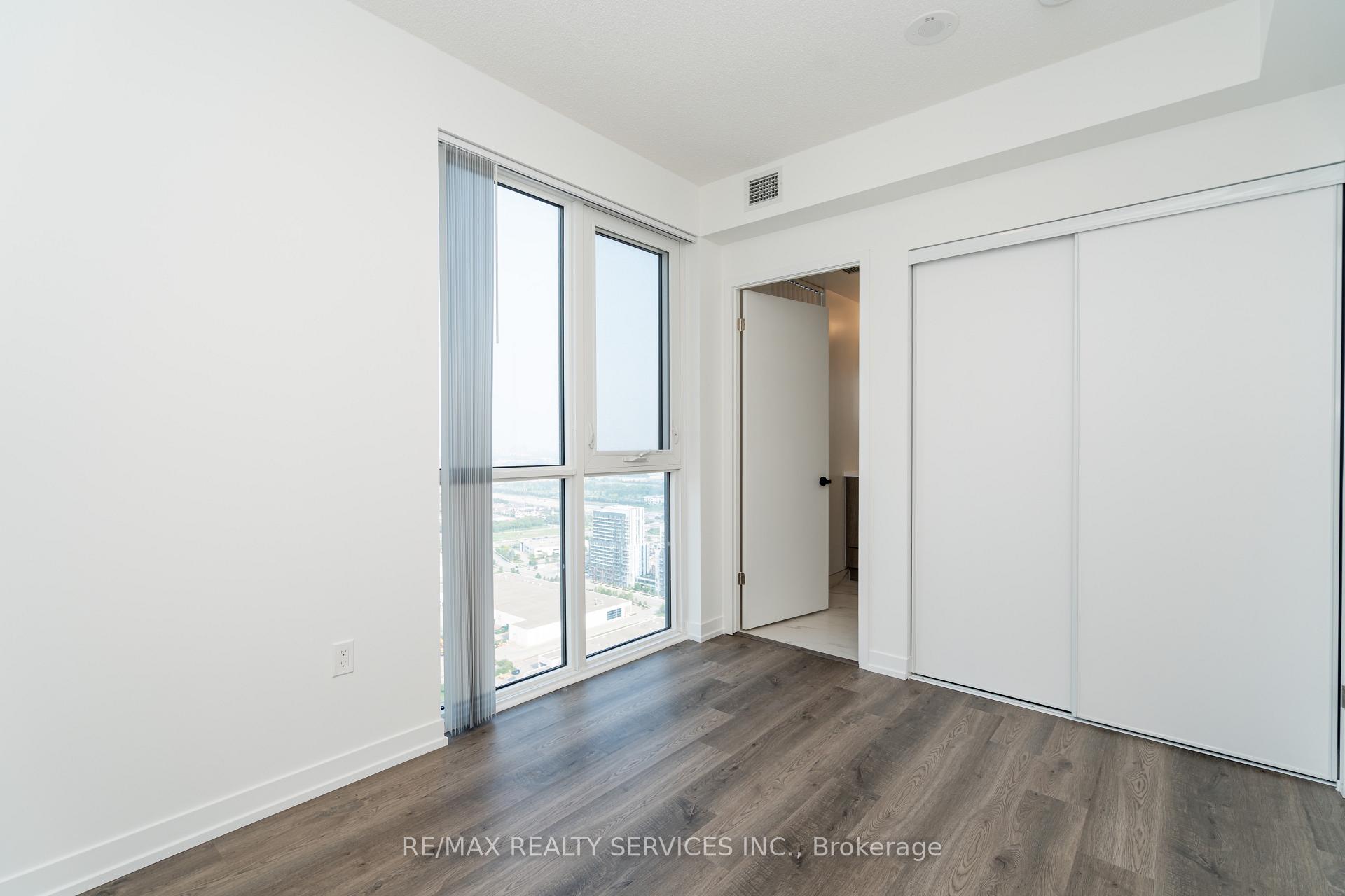 Photo 33 of Unit 4703, 195 Commerce Street, Vaughan, Vaughan Corporate Centre — HOMEH