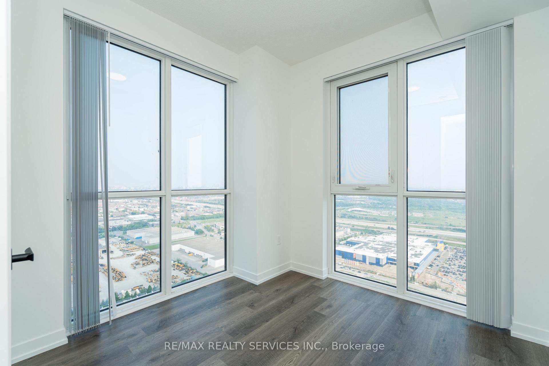 Photo 38 of Unit 4703, 195 Commerce Street, Vaughan, Vaughan Corporate Centre — HOMEH