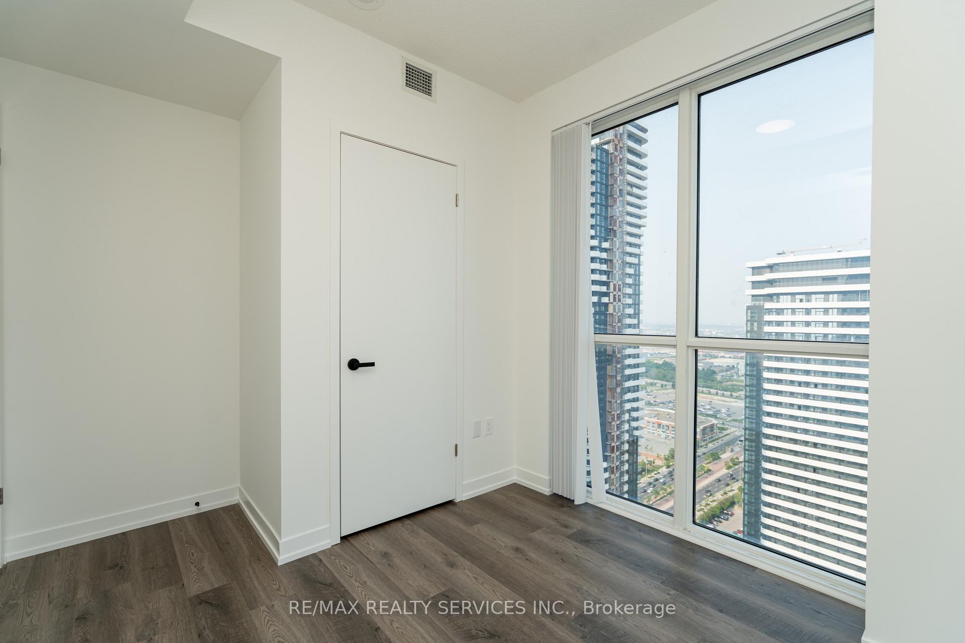 Photo 42 of Unit 4703, 195 Commerce Street, Vaughan, Vaughan Corporate Centre — HOMEH