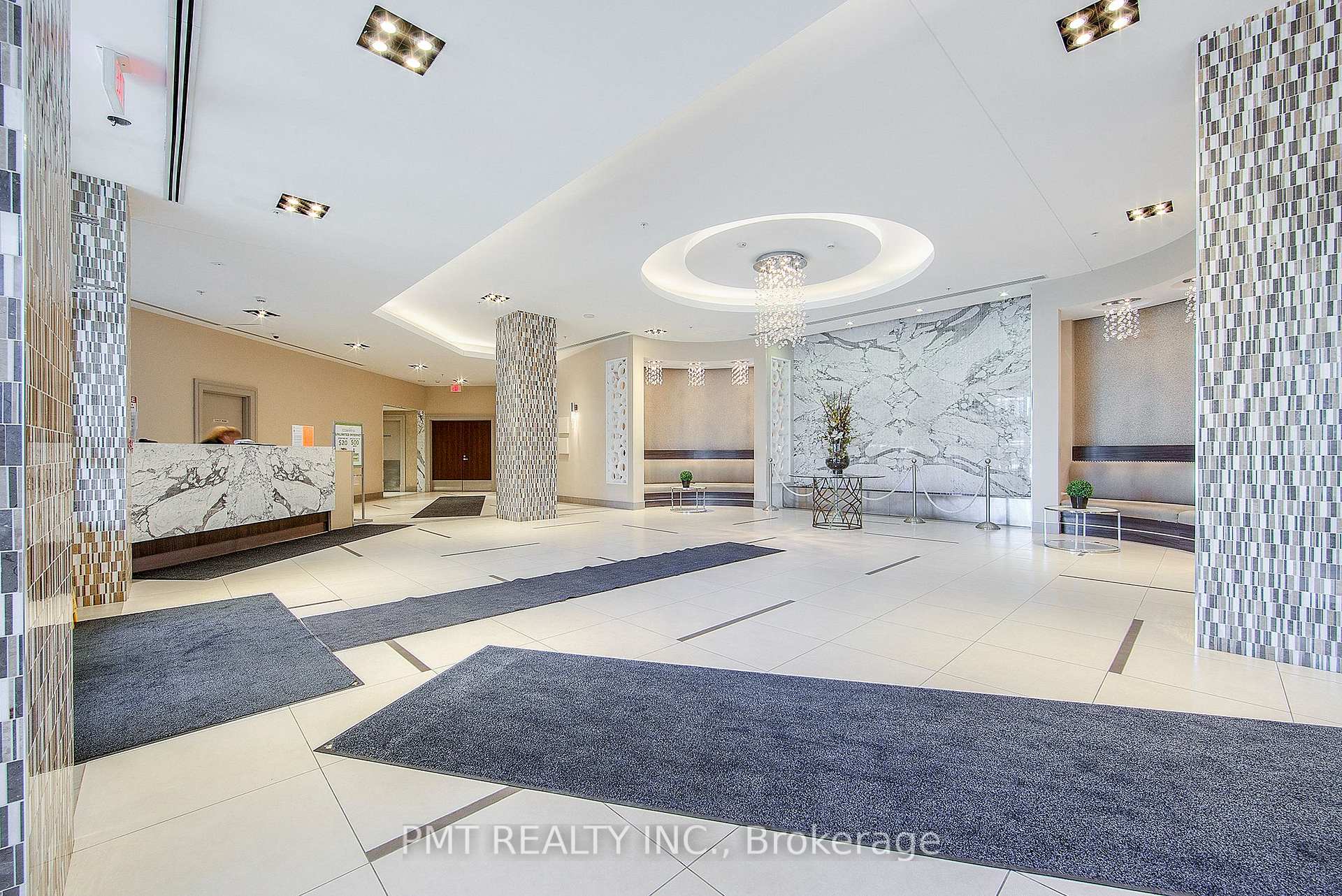 Photo 3 of Unit 405, 85 North Park Road, Vaughan, Beverley Glen — HOMEH
