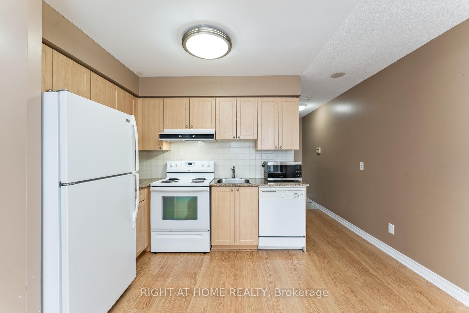 Photo 8 of Unit 1401, 15 North Park Road, Vaughan, Beverley Glen — HOMEH