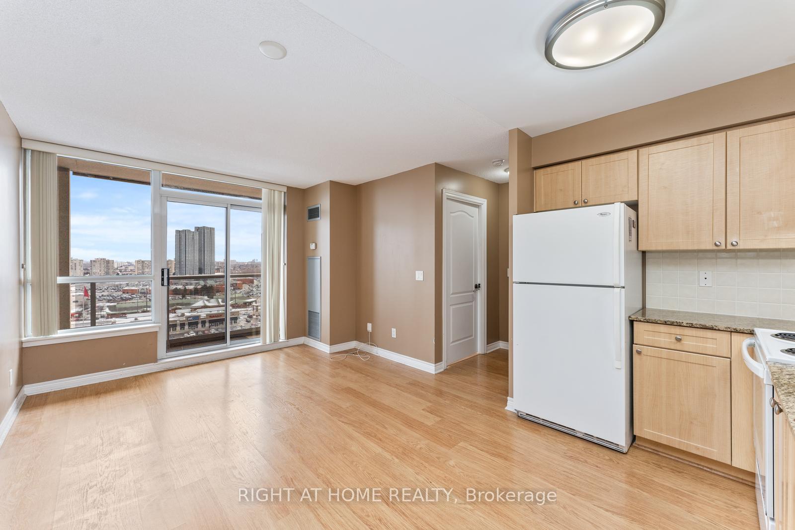 Photo 10 of Unit 1401, 15 North Park Road, Vaughan, Beverley Glen — HOMEH