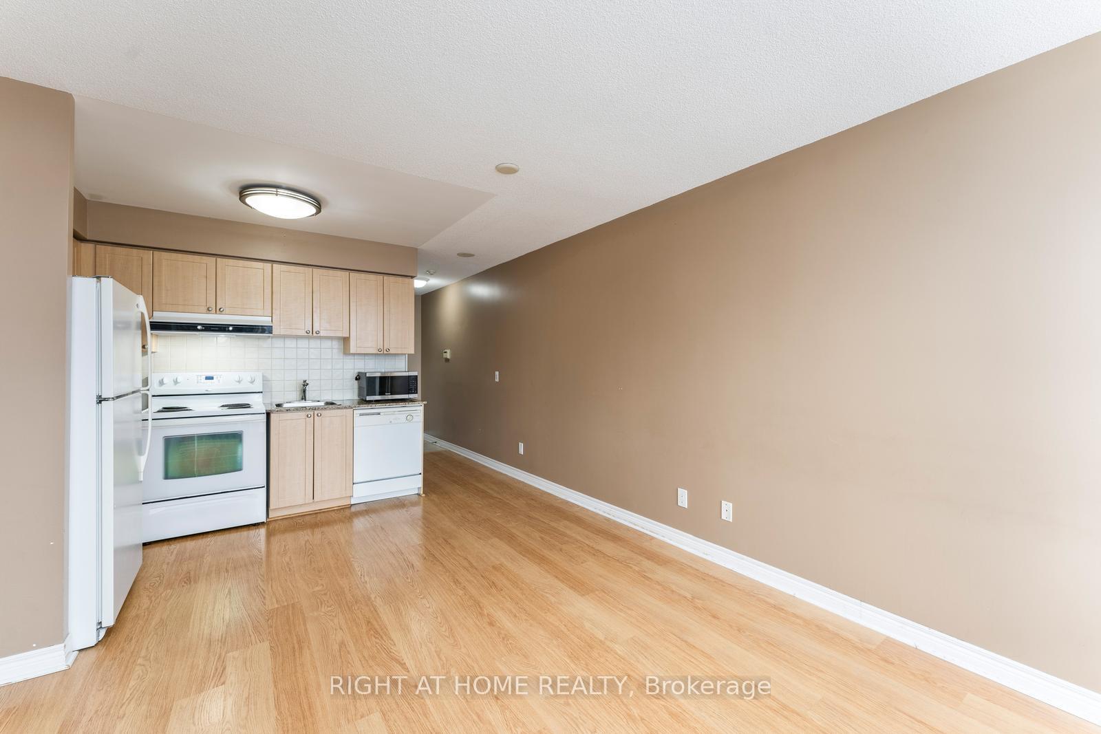 Photo 13 of Unit 1401, 15 North Park Road, Vaughan, Beverley Glen — HOMEH