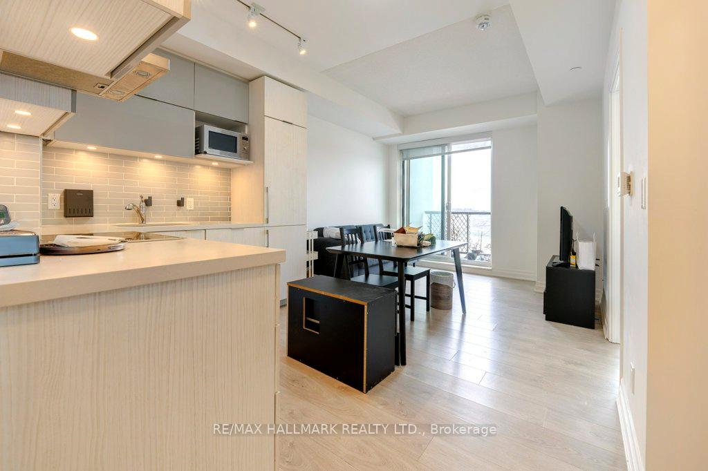Photo 6 of Unit 1008, 8 Rouge Valley Drive W, Markham, Unionville — HOMEH