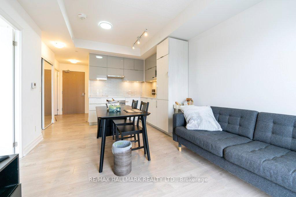 Photo 7 of Unit 1008, 8 Rouge Valley Drive W, Markham, Unionville — HOMEH