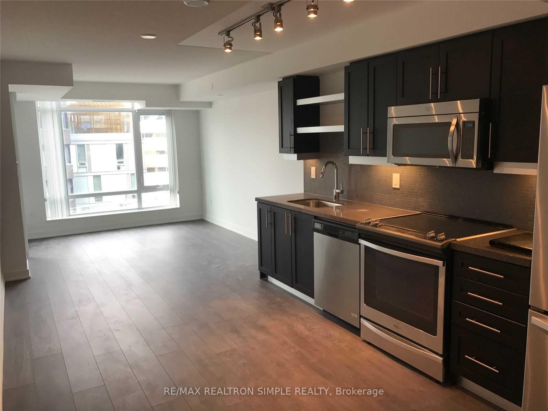 Front of Unit 608, 525 Adelaide Street W