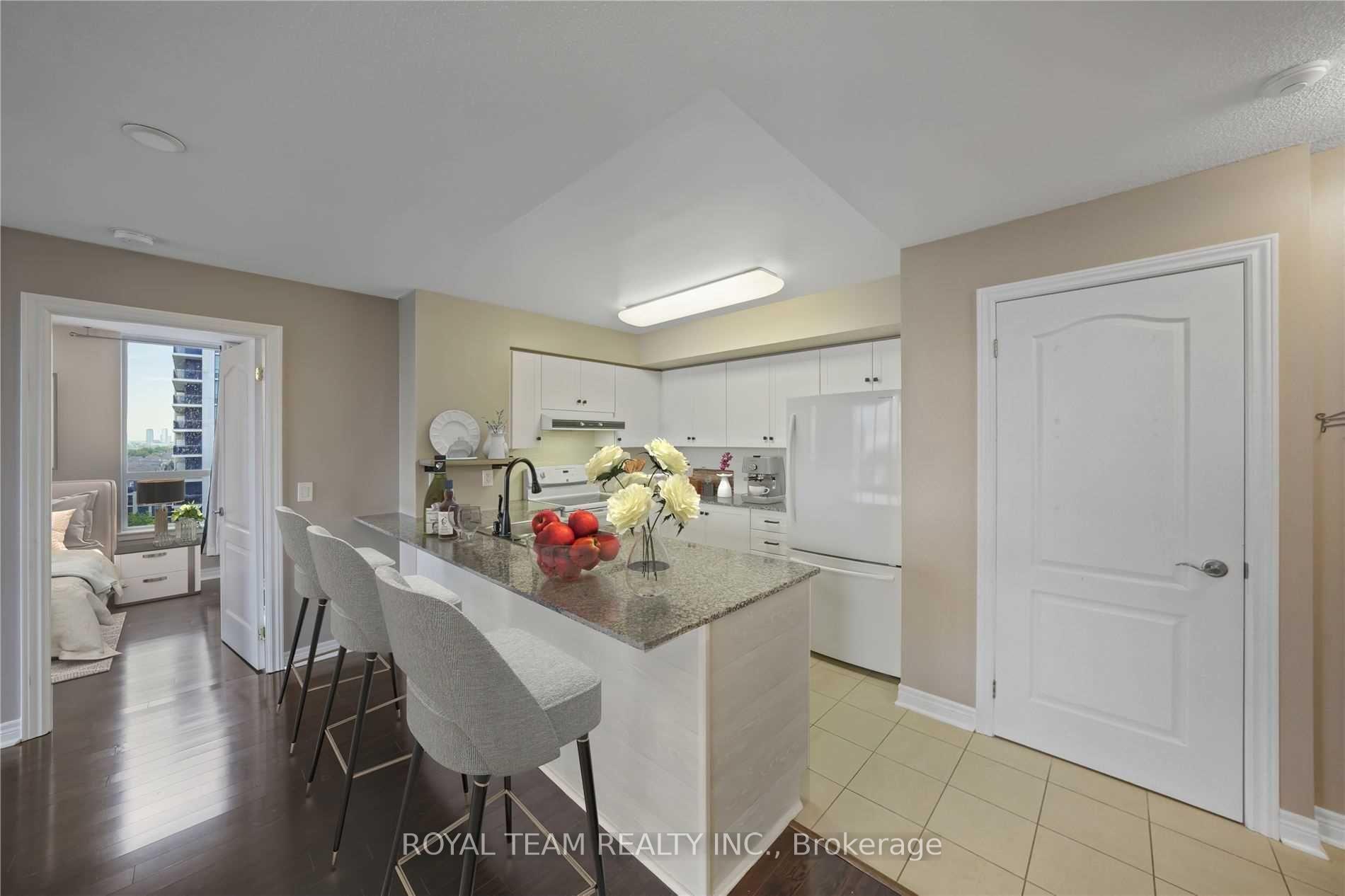 Photo 5 of Unit 714, 50 Disera Drive, Vaughan, Beverley Glen — HOMEH