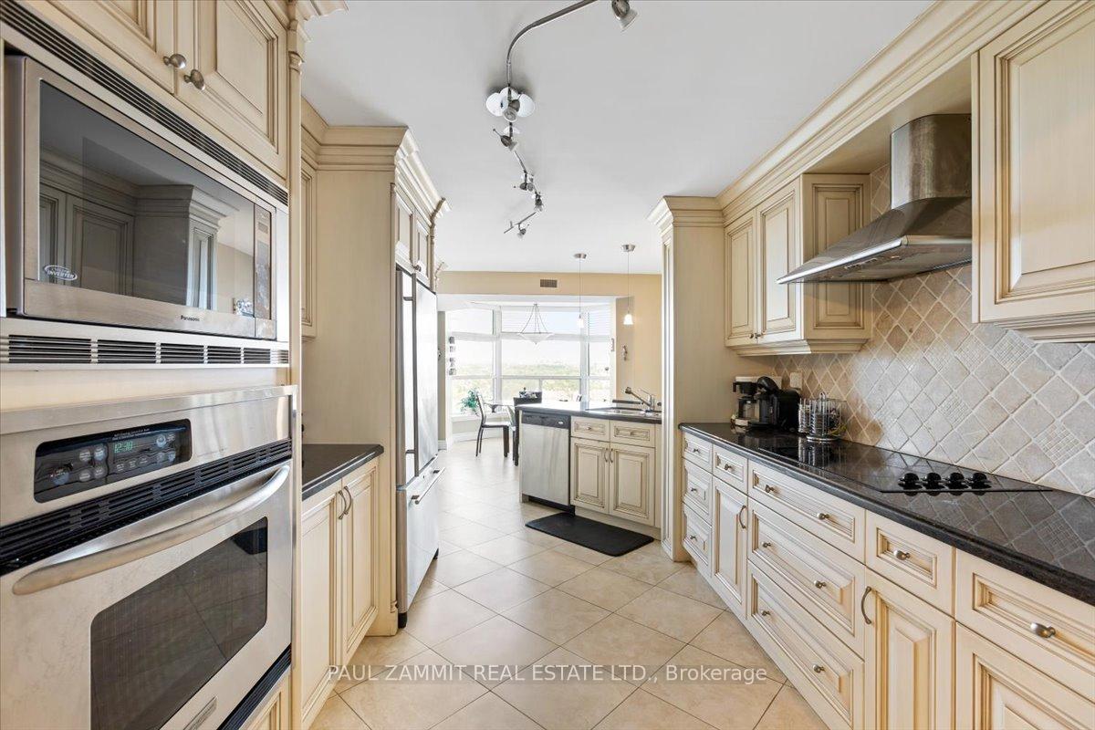 Photo 11 of Unit 1109, 1 Clark Avenue W, Vaughan, Crestwood-Springfarm-Yorkhill — HOMEH