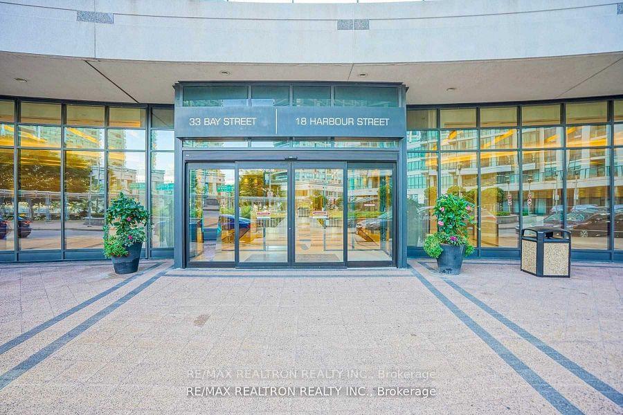 Front of Unit 2108, 18 Harbour Street