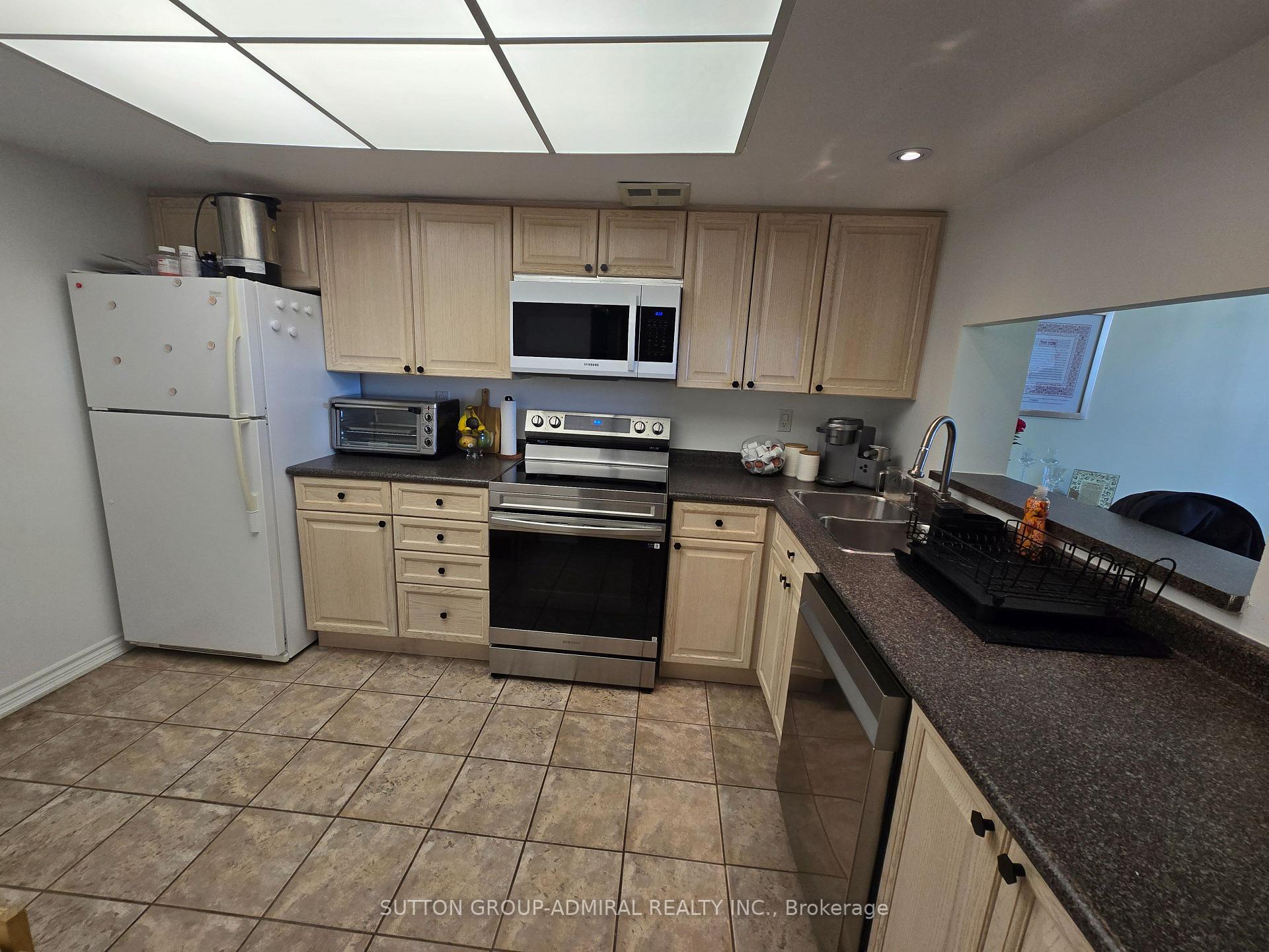 Photo 7 of Unit 701, 7440 Bathurst Street, Vaughan, Brownridge — HOMEH